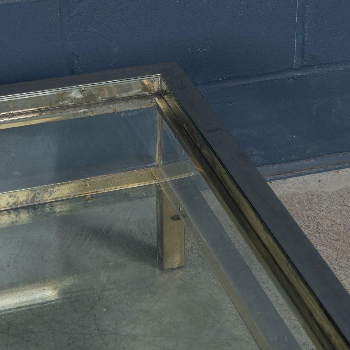 Table basse Vitrine française du 20e siècle en chrome et verre par Maison Jansen, vers 1970 en vente 5