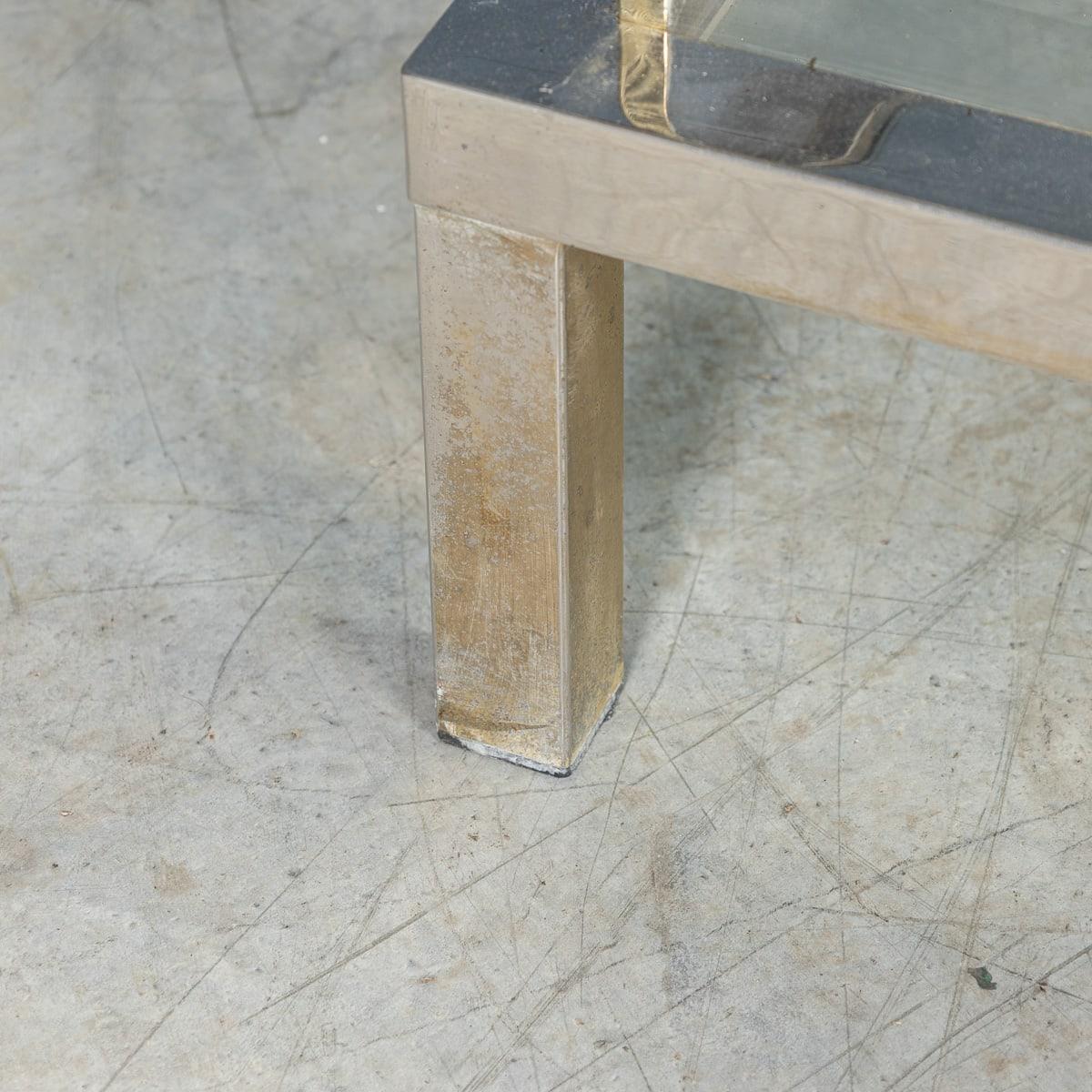 Table basse Vitrine française du 20e siècle en chrome et verre par Maison Jansen, vers 1970 en vente 13