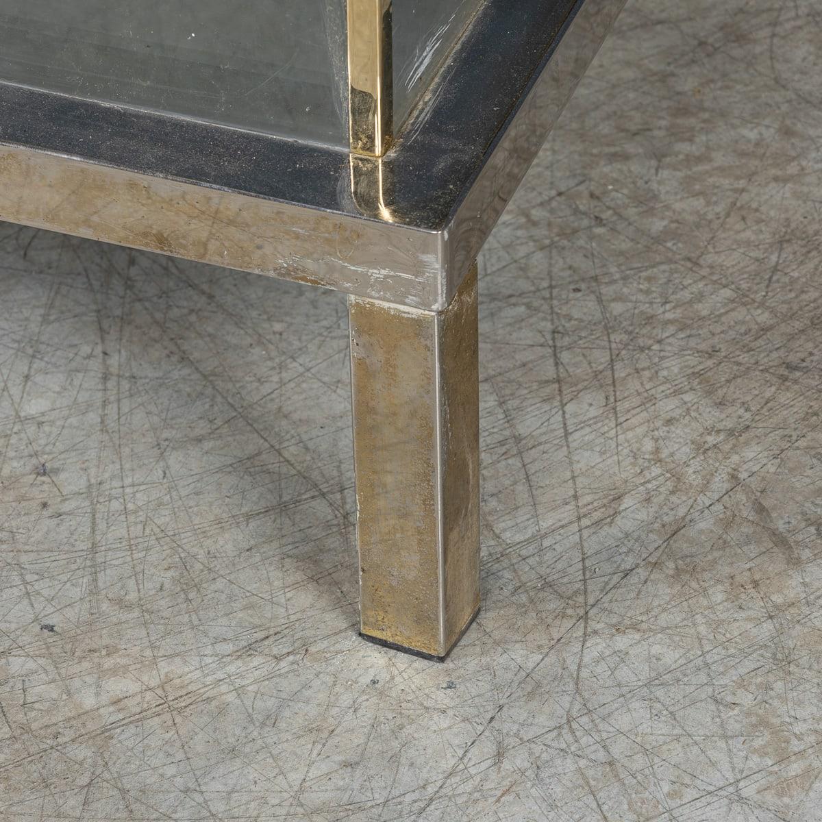 Verre Table basse Vitrine française du 20e siècle en chrome et verre par Maison Jansen, vers 1970 en vente