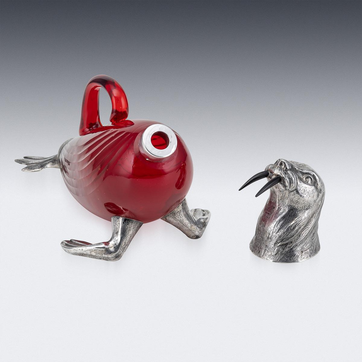 Antigua jarra de clarete de morsa alemana montada en plata maciza del siglo XX c.1960 Silver en venta