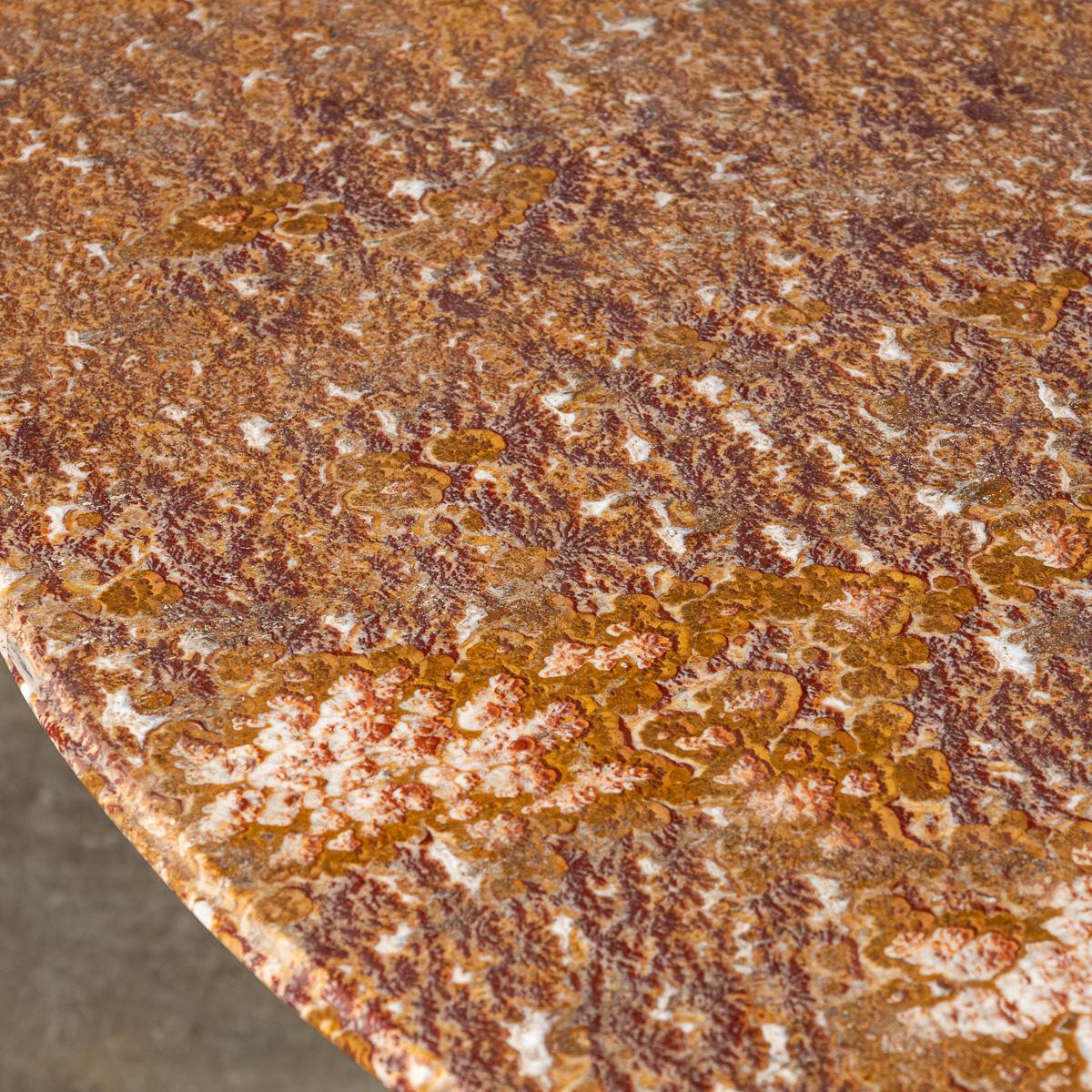 Marbre Table de salle à manger italienne circulaire du 20e siècle en marbre par Osvaldo Borsani, vers 1960 en vente