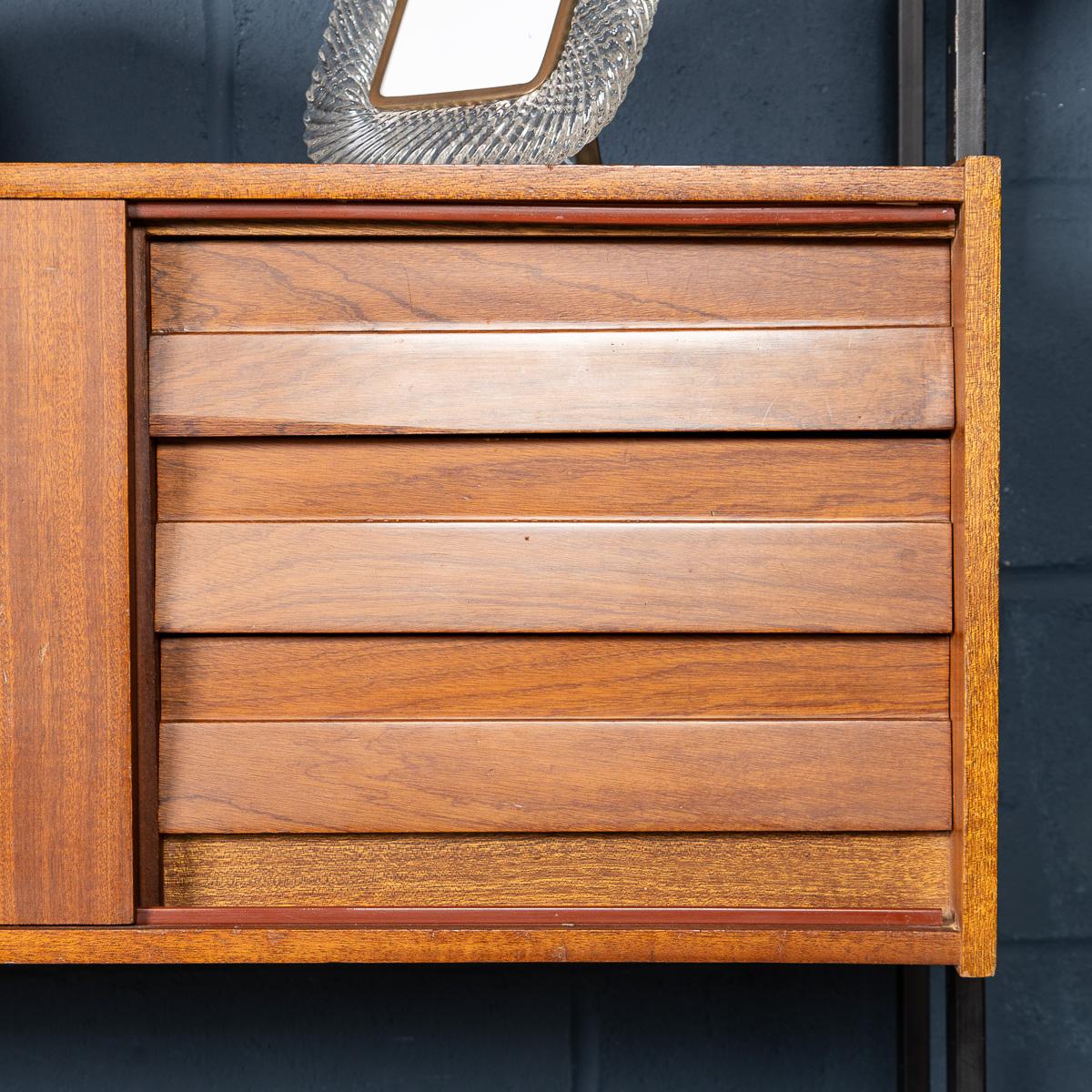 Vintage 20Thc Italian Modular Teak Wall Cabinet c.1960 For Sale 5