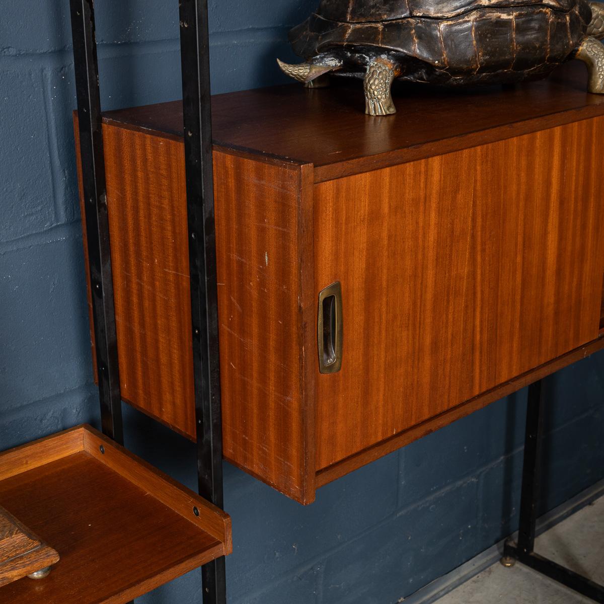 Vintage 20Thc Italian Modular Teak Wall Cabinet c.1960 For Sale 6