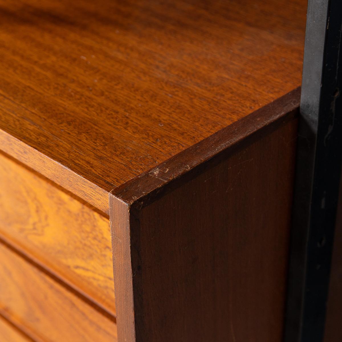 Vintage 20Thc Italian Modular Teak Wall Cabinet c.1960 For Sale 11