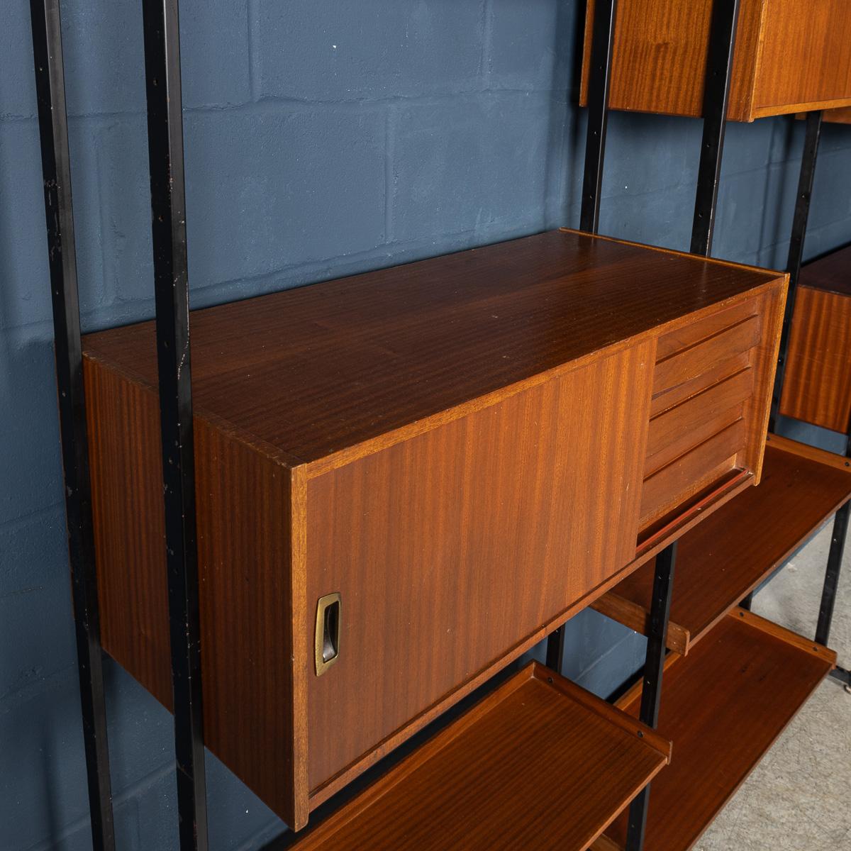 Vintage 20Thc Italian Modular Teak Wall Cabinet c.1960 For Sale 13