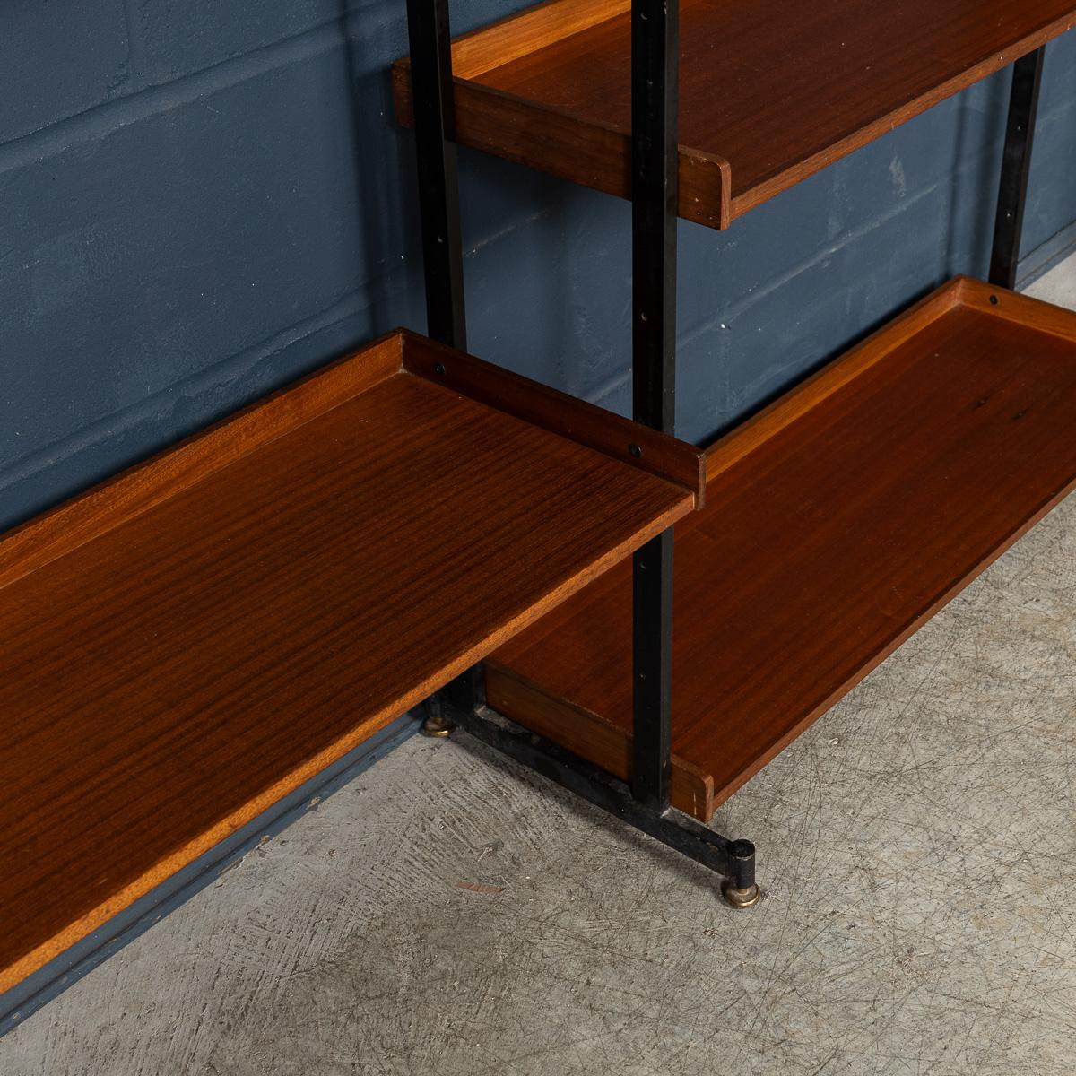 Vintage 20Thc Italian Modular Teak Wall Cabinet c.1960 For Sale 15