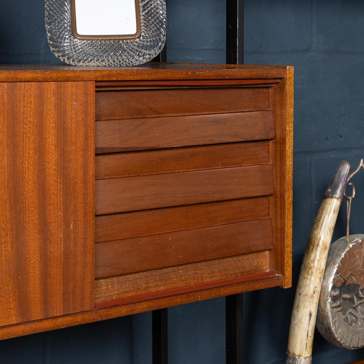 Vintage 20Thc Italian Modular Teak Wall Cabinet c.1960 For Sale 2