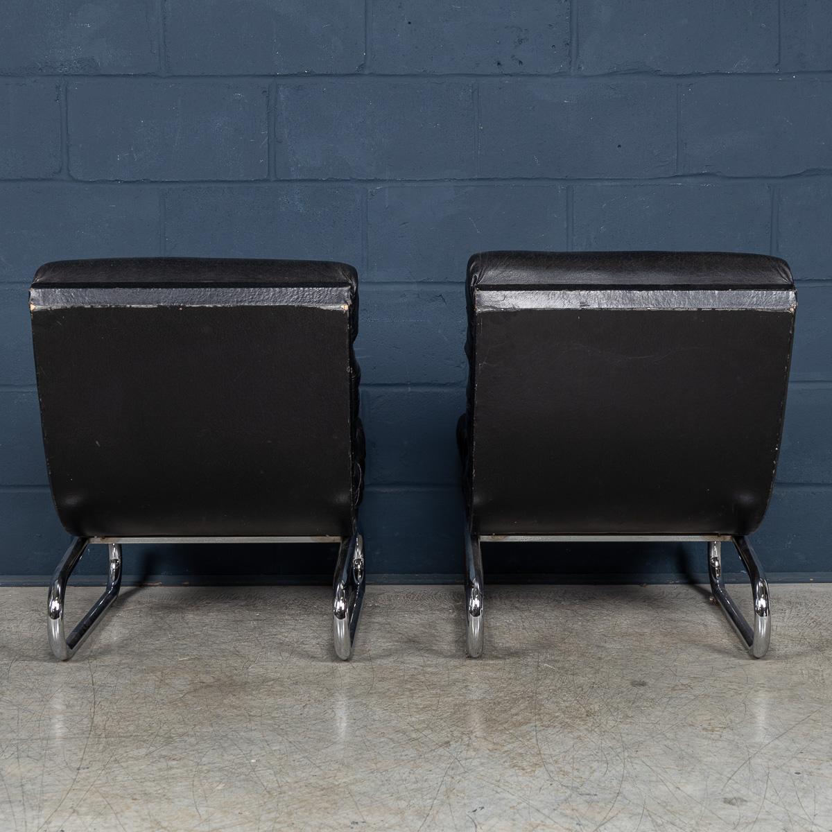 Vintage 20thC Pair of Italian Bauhaus inspiriert Schwarzes Leder Sessel c.1970 im Zustand „Gut“ im Angebot in Royal Tunbridge Wells, Kent