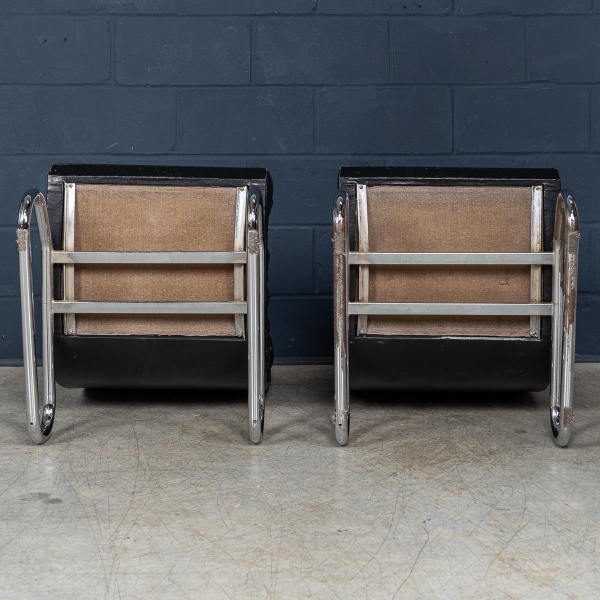 Vintage 20thC Pair of Italian Bauhaus inspiriert Schwarzes Leder Sessel c.1970 (Metall) im Angebot
