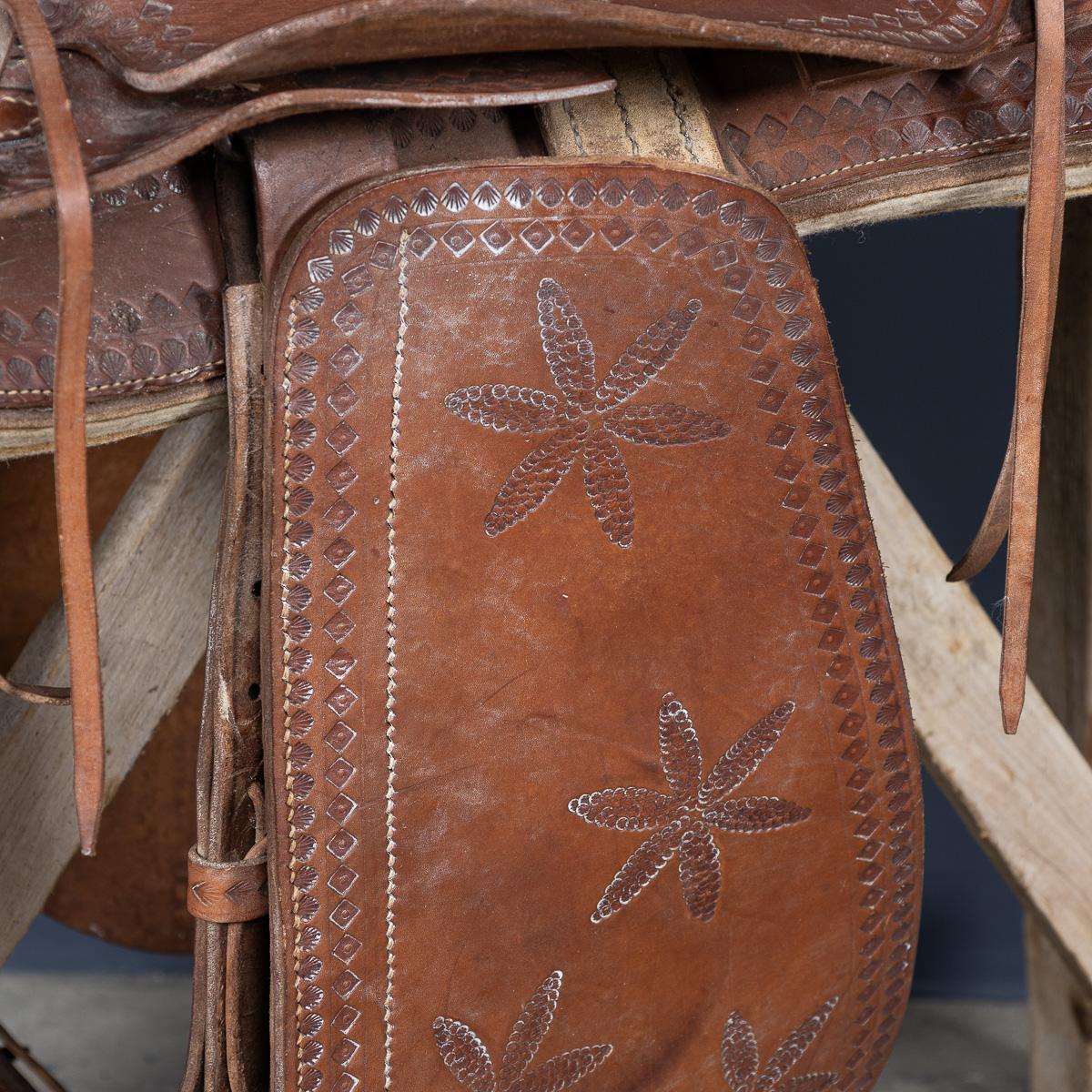 Cuir Saddle western du 20e siècle avec bride et Martingale, c.1970 en vente