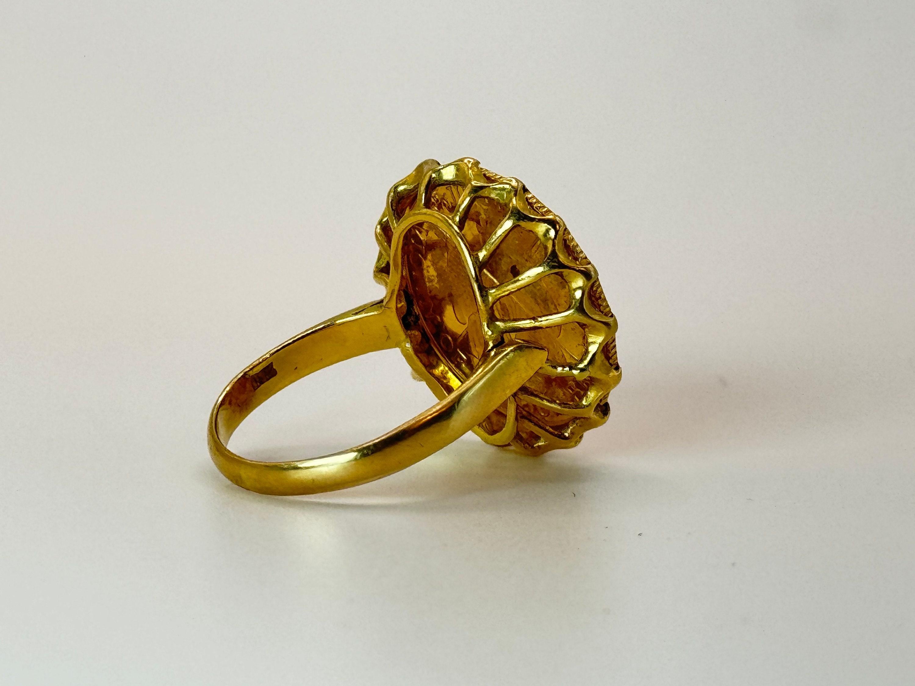 Vintage 21 K Gold Coin Ring Senator Robert F. Kennedy 1968 In Excellent Condition For Sale In Geneva, CH