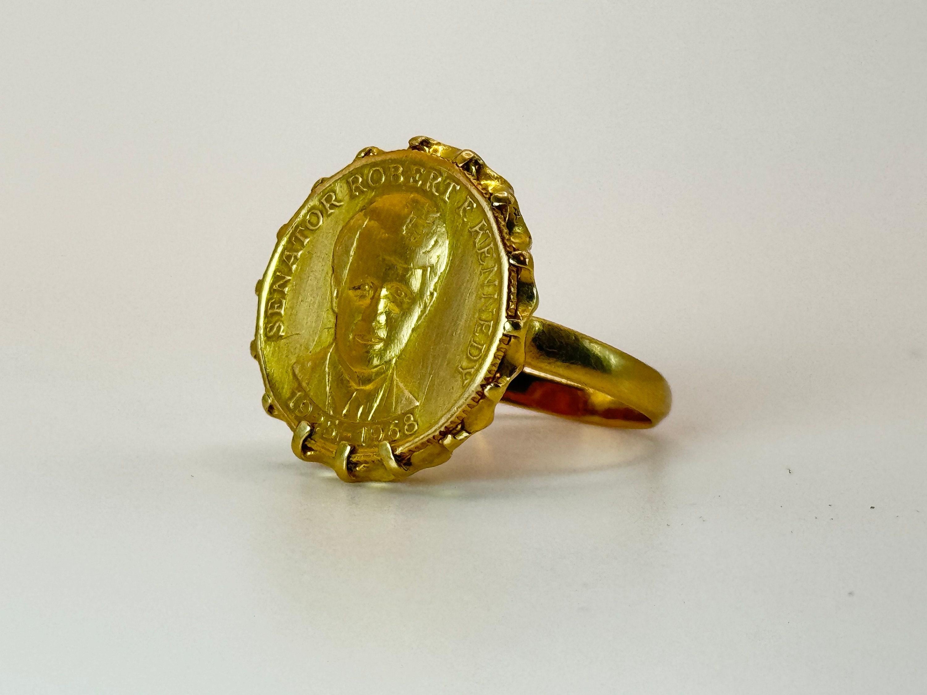 Vintage 21 K Gold Coin Ring Senator Robert F. Kennedy 1968 For Sale 5
