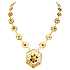 Collana vintage in oro giallo 21 carati da 30 g con smalti rossi, blu e verdi, lunghezza 16,5"