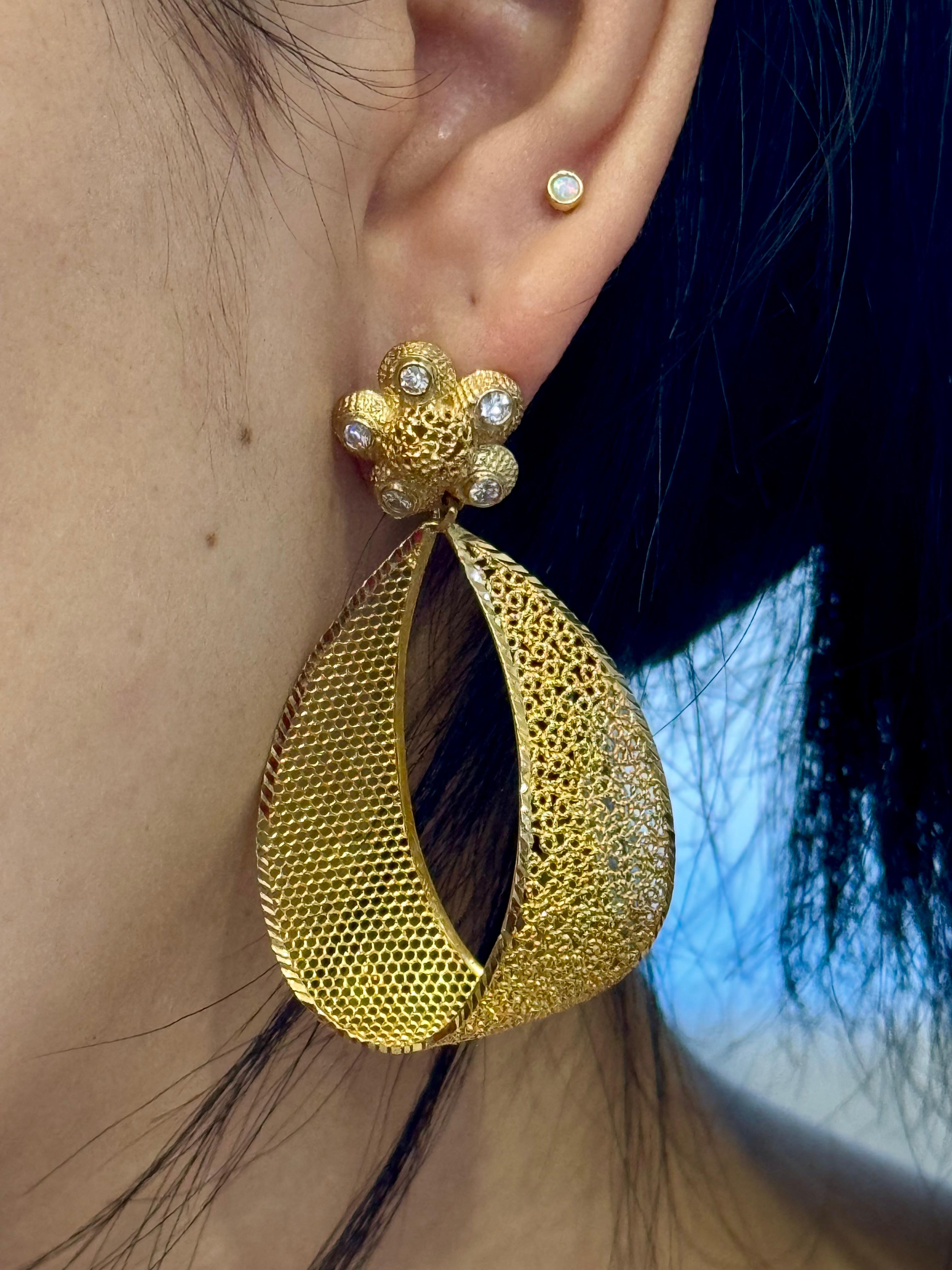 Vintage 21 Kt Yellow Gold 12.8 Gm Dangling Earrings With Diamonds, 2.2 Inch Long For Sale 6
