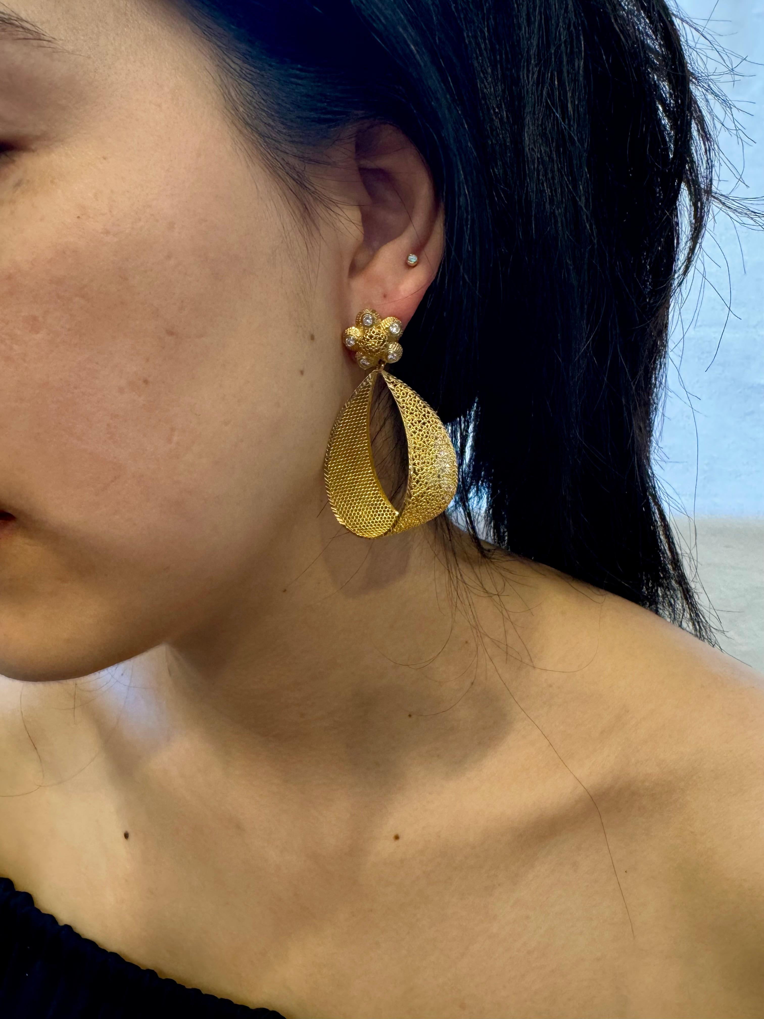 Vintage 21 Kt Yellow Gold 12.8 Gm Dangling Earrings With Diamonds, 2.2 Inch Long For Sale 9