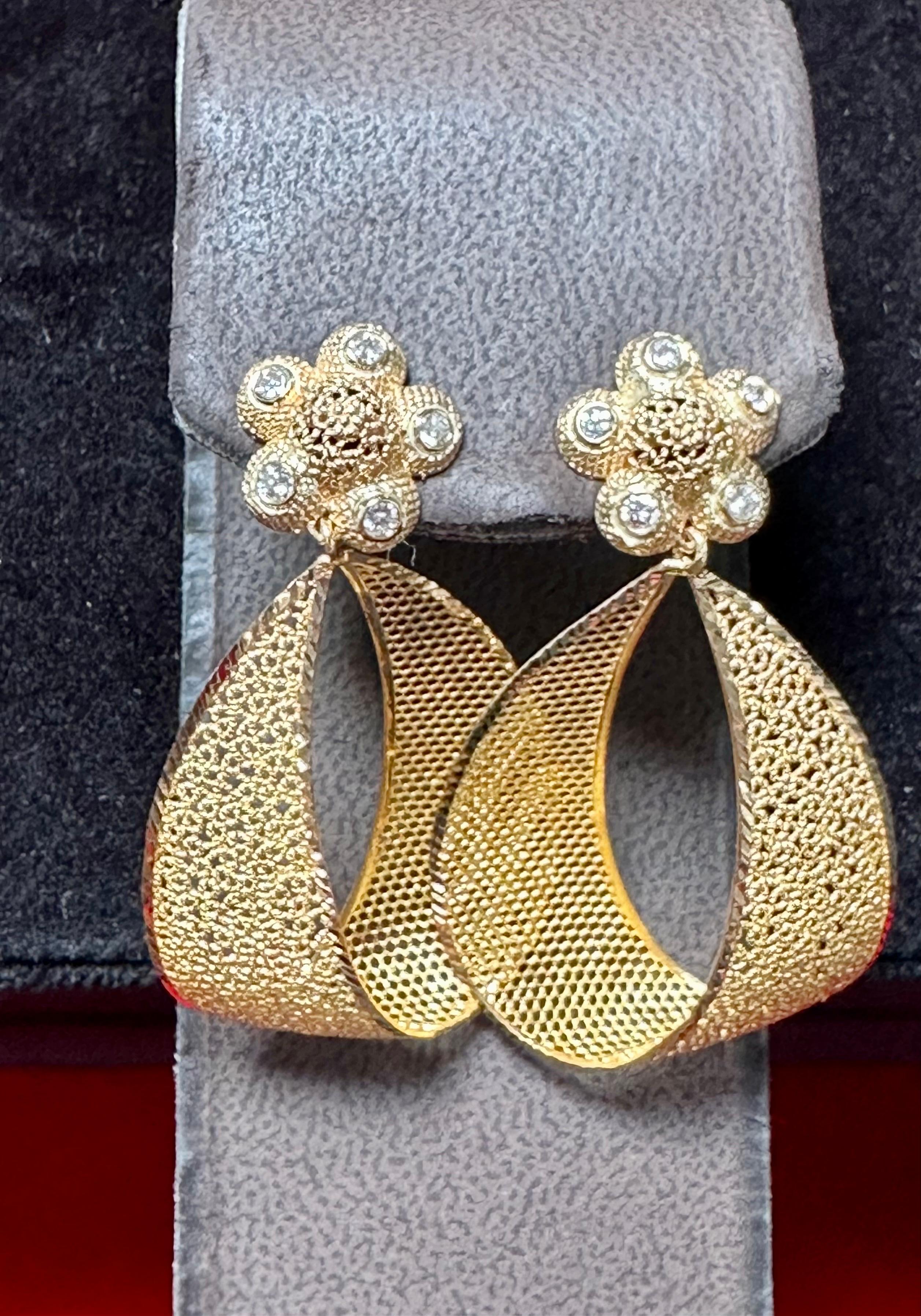 Vintage 21 Kt Yellow Gold 12.8 Gm Dangling Earrings With Diamonds, 2.2 Inch Long For Sale 2