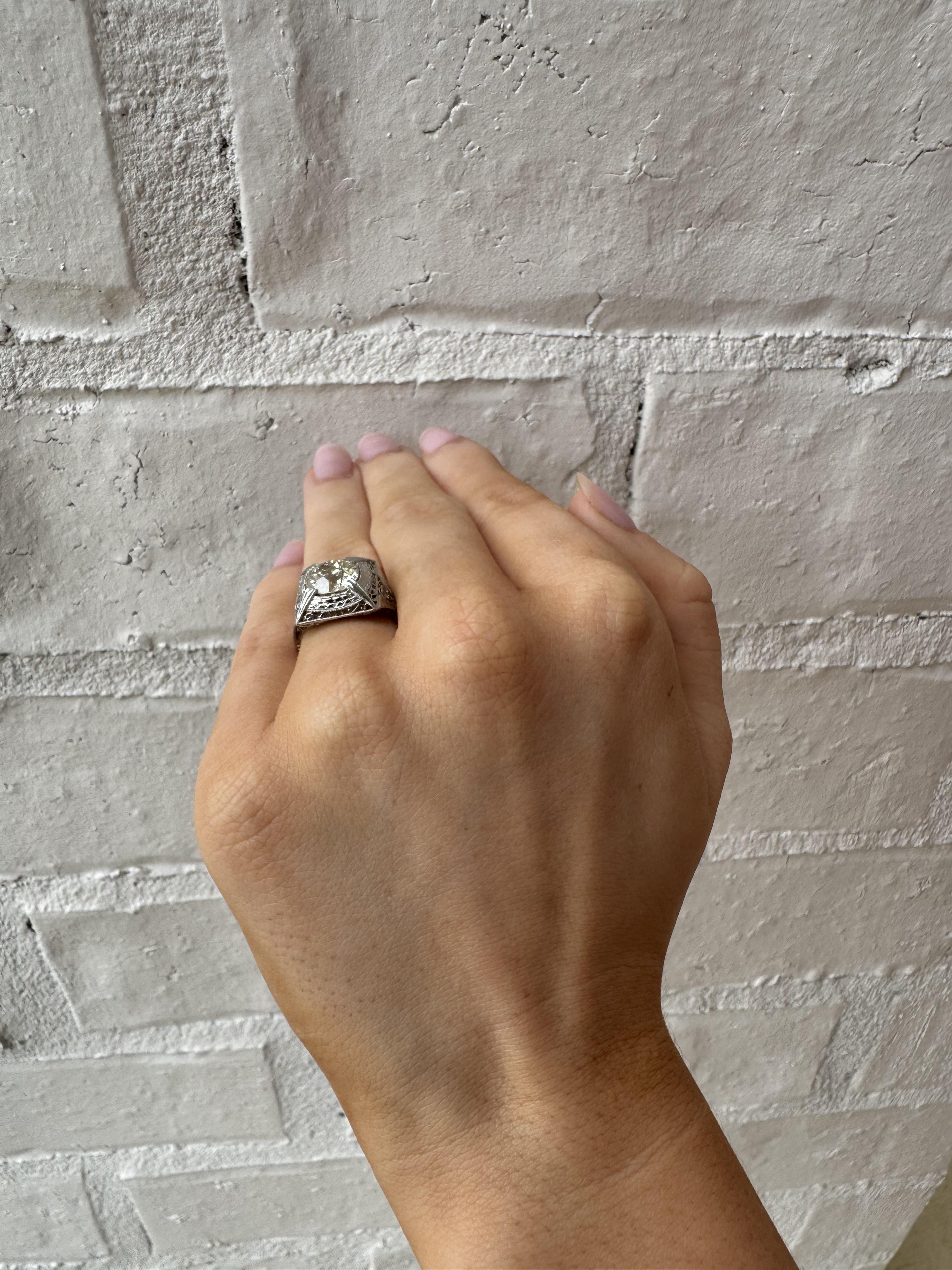 Vintage 2.14 Carat Old European Cut Platinum Diamond Ring GIA In Excellent Condition For Sale In Montgomery, AL