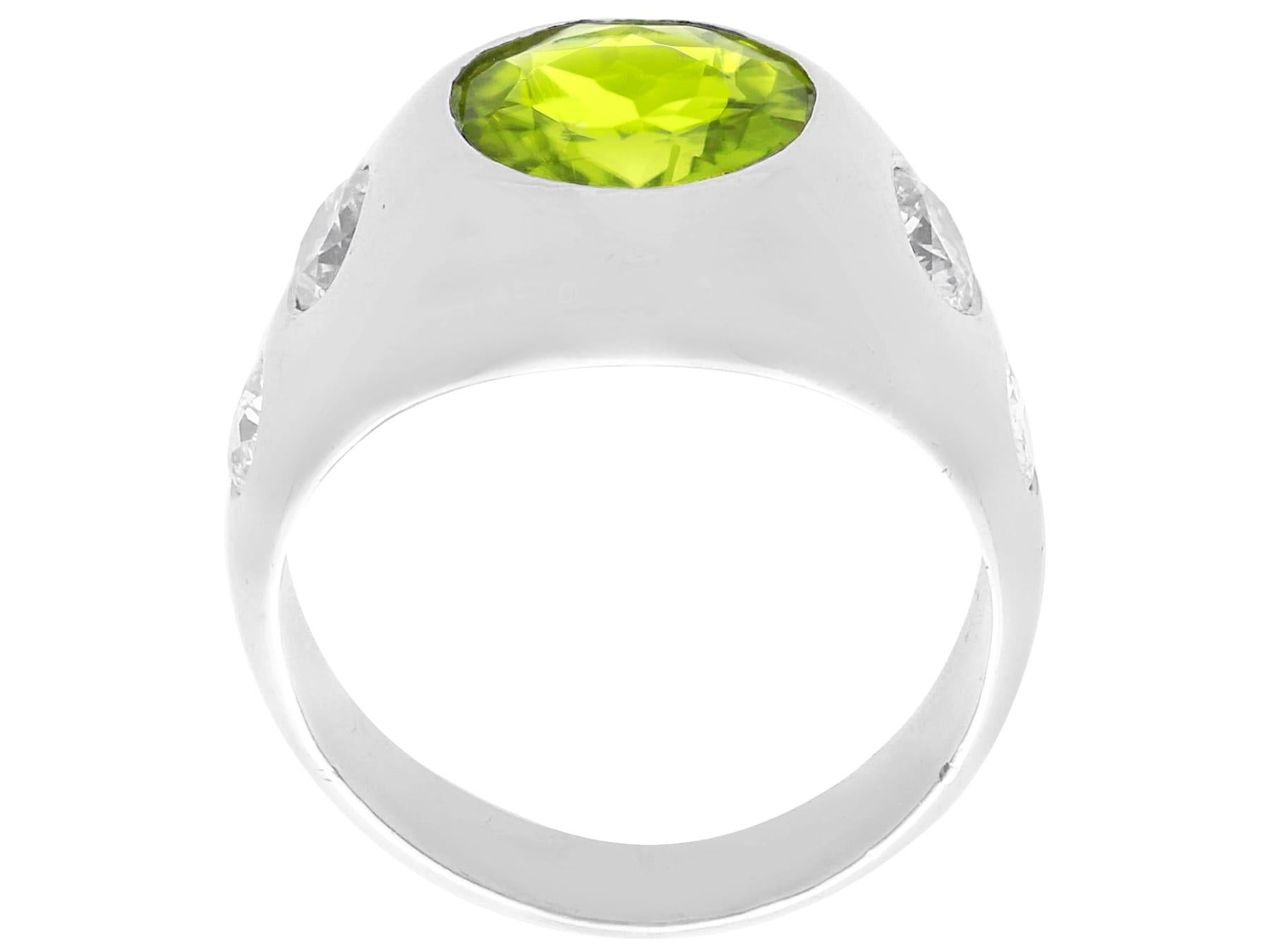 Vintage 2.15 Carat Peridot and 0.70 Carat Diamond, Platinum Dress Ring In Excellent Condition For Sale In Jesmond, Newcastle Upon Tyne