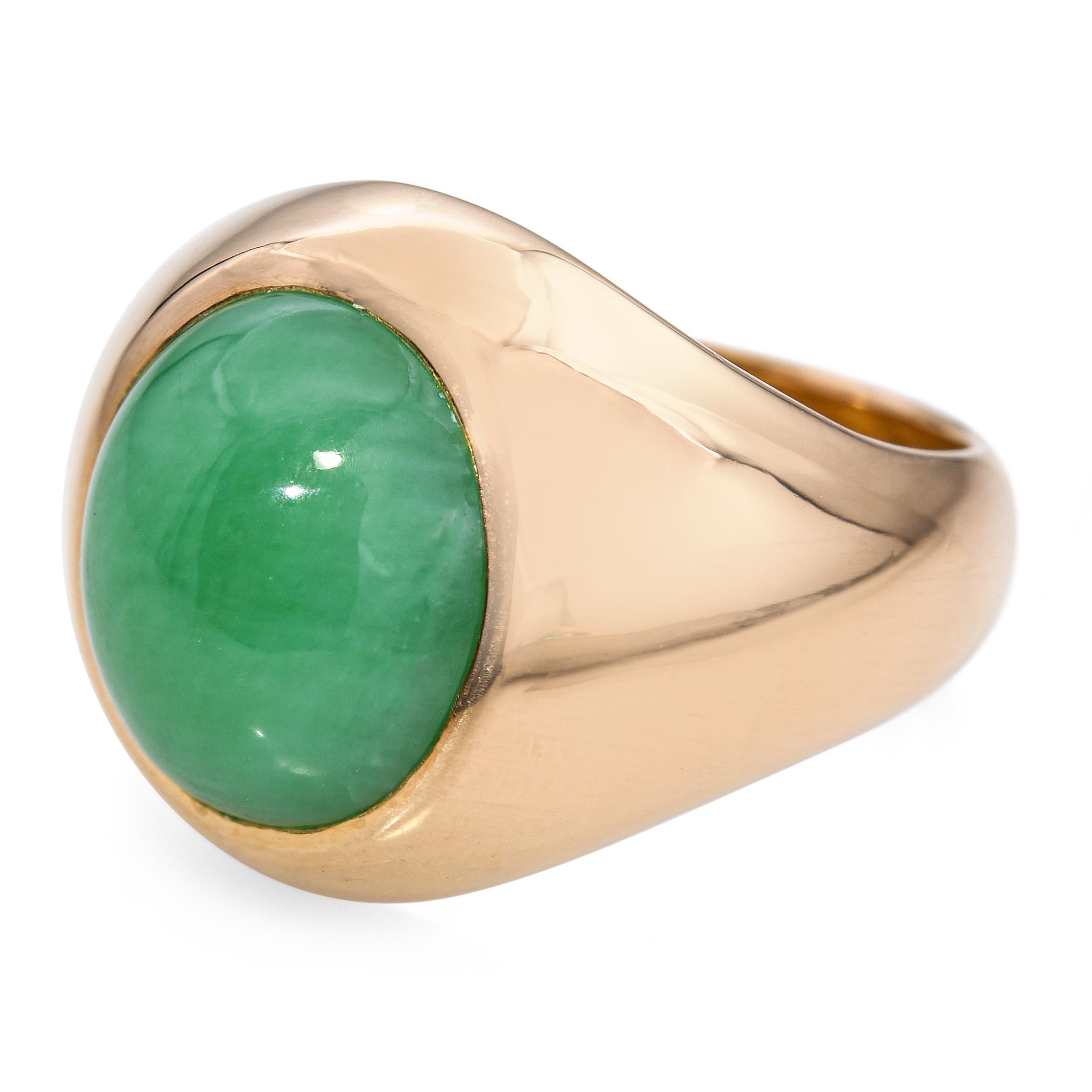 Bague d'époque en or jaune 21k 9.10ct Jade Dôme Pour femmes en vente