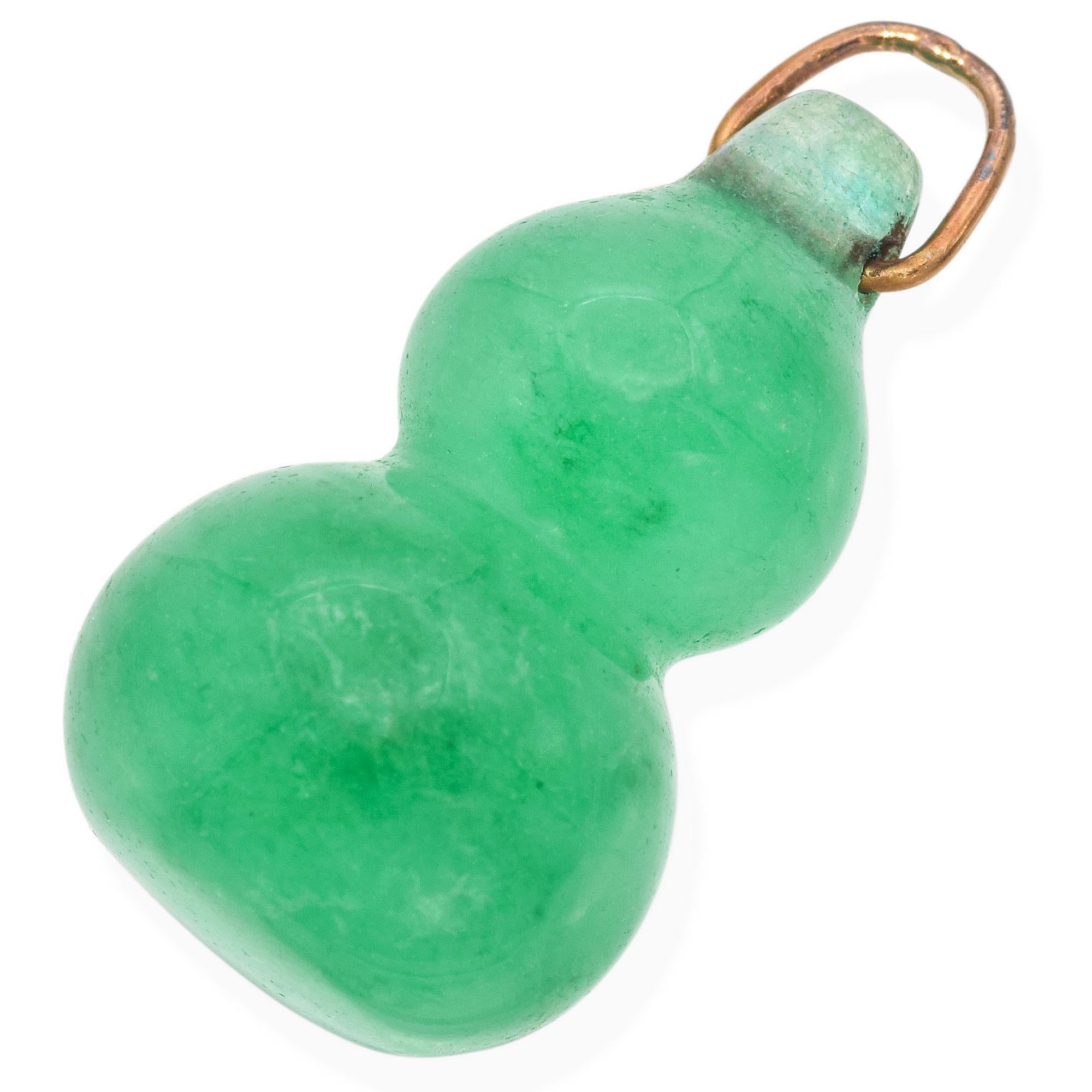 Tumbled Vintage 21K Yellow Gold Carved Jade Gourd Pendant
