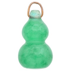 Vintage 21K Yellow Gold Carved Jade Gourd Pendant