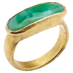 Vintage 21 Karat Gold Men’s Ring with Elongated Jade