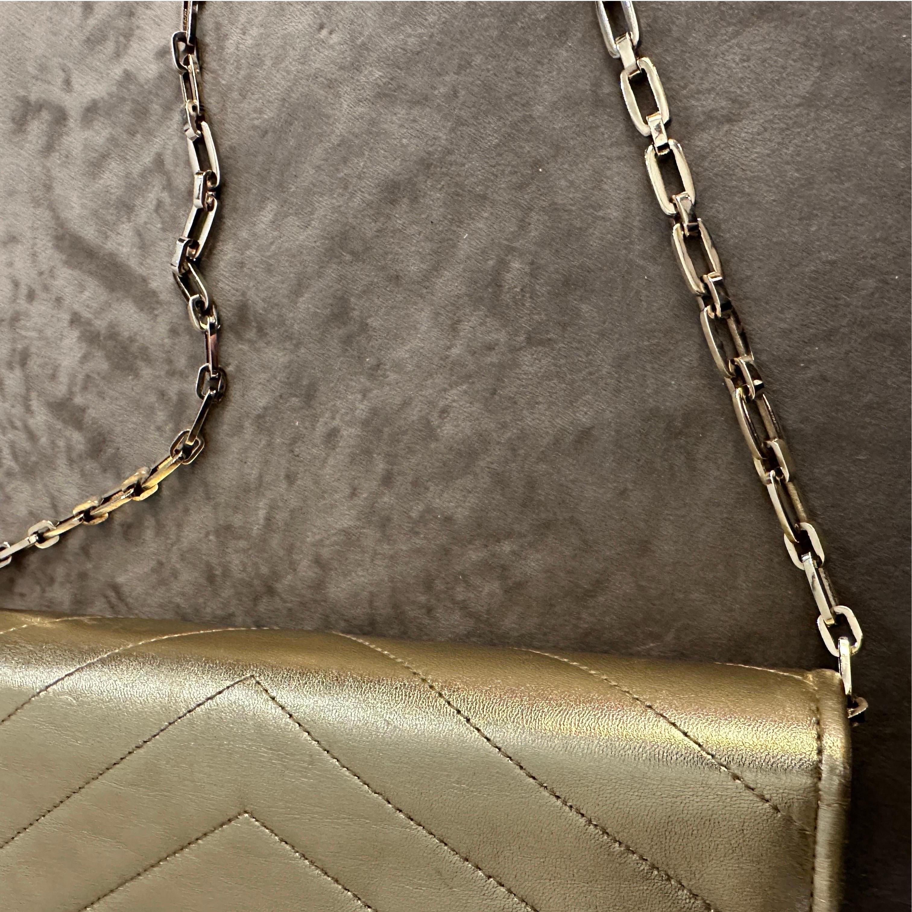 Vintage 21st Century Gold Leather Clutch Bag by Yves Saint Laurent In Excellent Condition In Aci Castello, IT