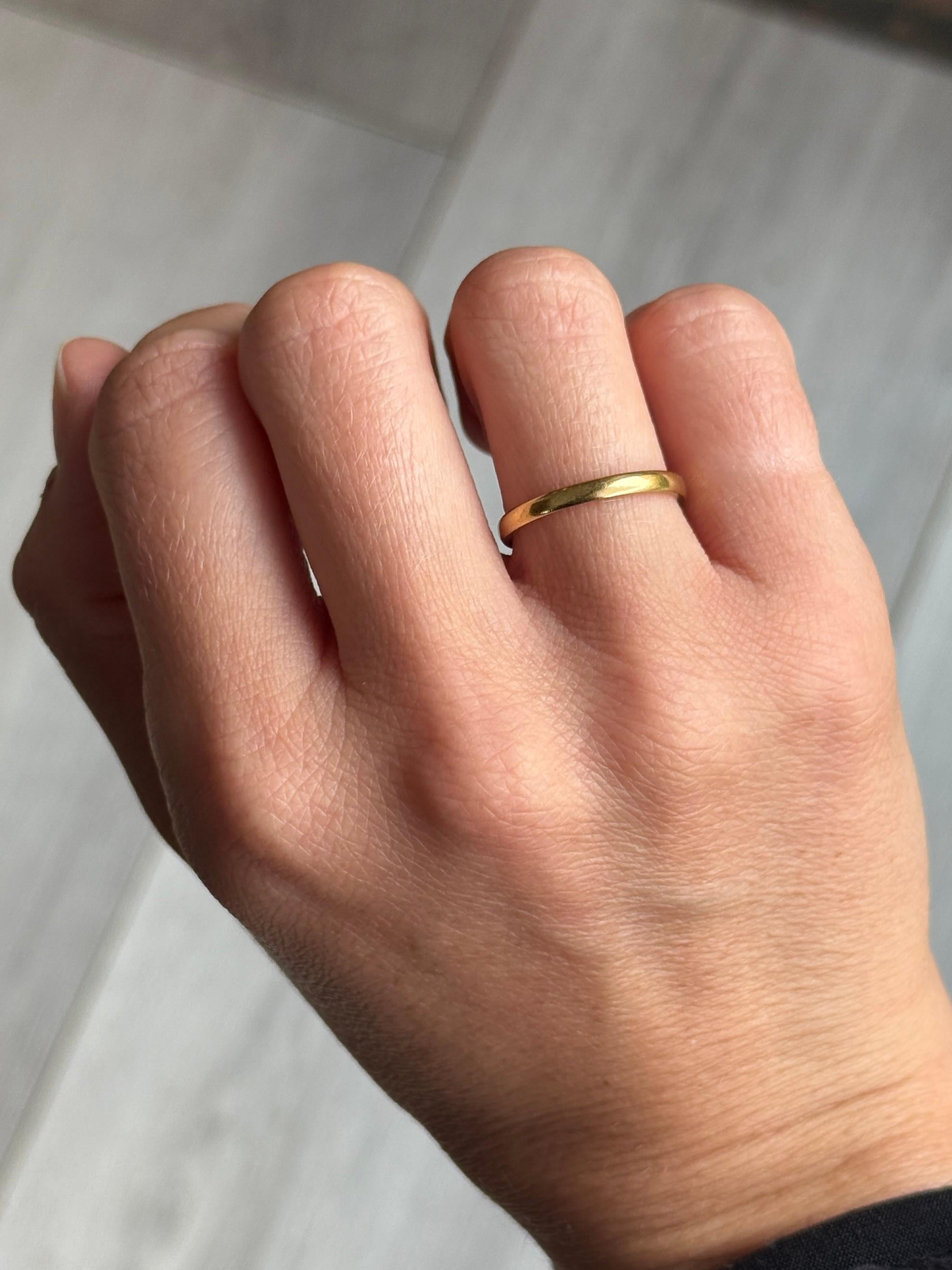 Vintage 22 Carat Gold Band In Good Condition For Sale In Chipping Campden, GB