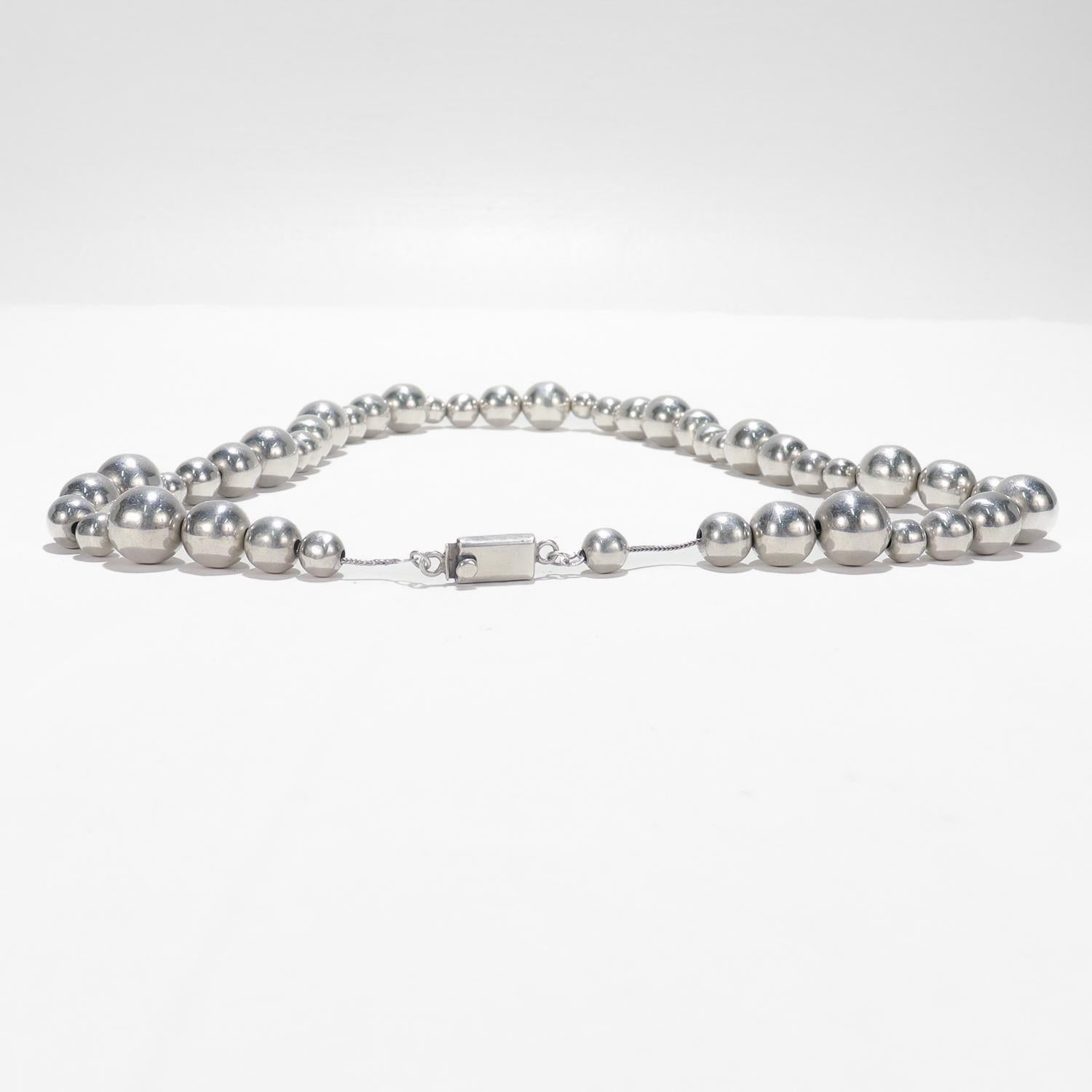 Vintage 22-Inch Mexican Sterling Silver Graduated Bead Necklace For Sale 8