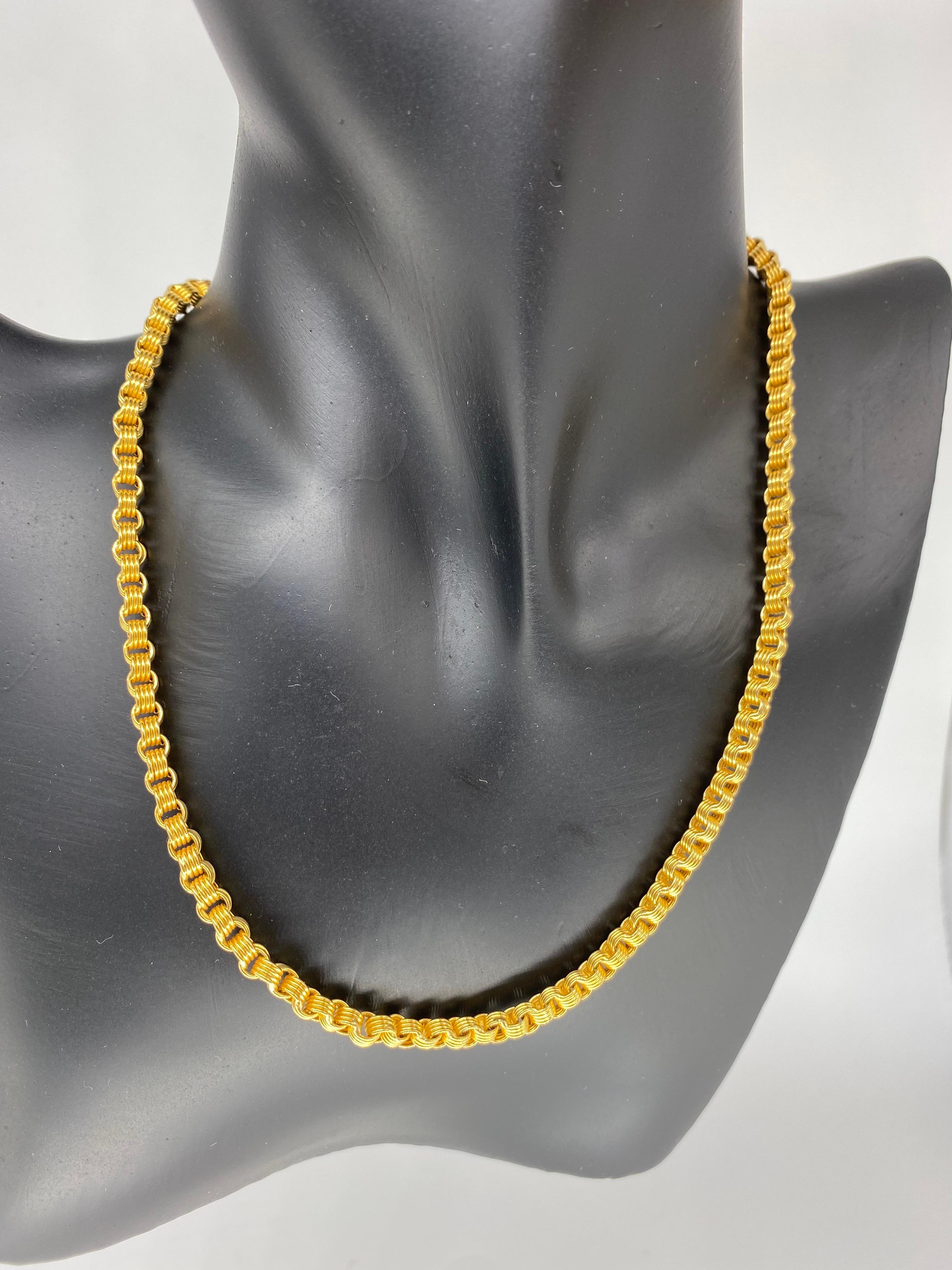 Vintage 22 Karat Gold 
Fancy Four Spiral Link 
Necklace 16 Inches (Choker)
Width 4.25mm
Secure lock stamped 22K
All handmade vintage
Extremely rare find in 22k 