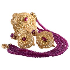 Antique 22 Karat Gold Moghul Necklace and Earrings Natural Rubies. 