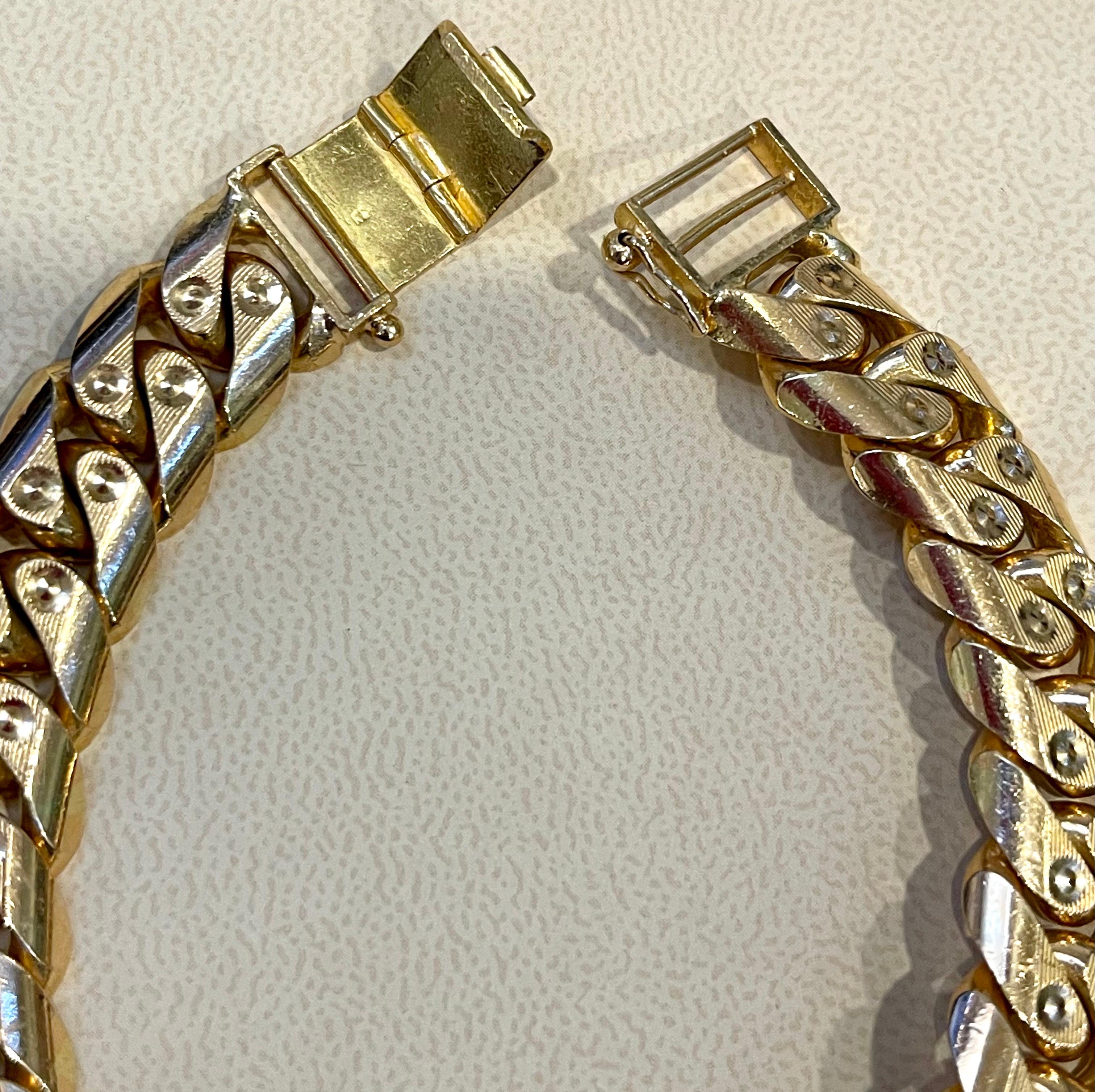 Solid 22 karat gold
Vintage 22 Karat Yellow Gold 102.1 Gm Cuban link Bracelet Unisex , 8.75 Inches
22 Karat Yellow  Gold Cuban Bracelet made of authentic solid gold.  It is  nicely polished and stamped for authenticity 916 means 22 Karat gold 

This