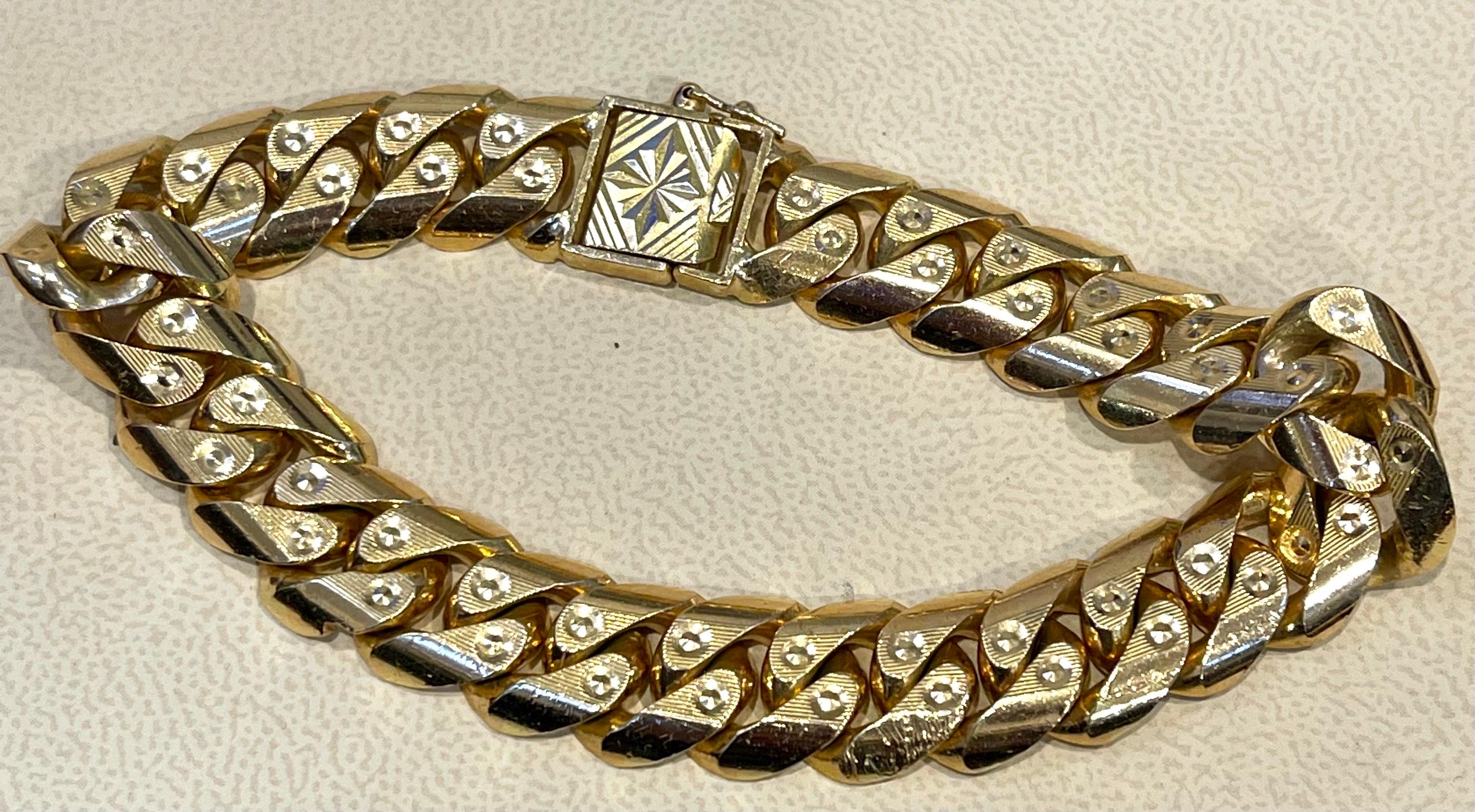 Vintage 22 Karat Yellow Gold 102.1 Gm Cuban link Bracelet Unisex In Excellent Condition For Sale In New York, NY
