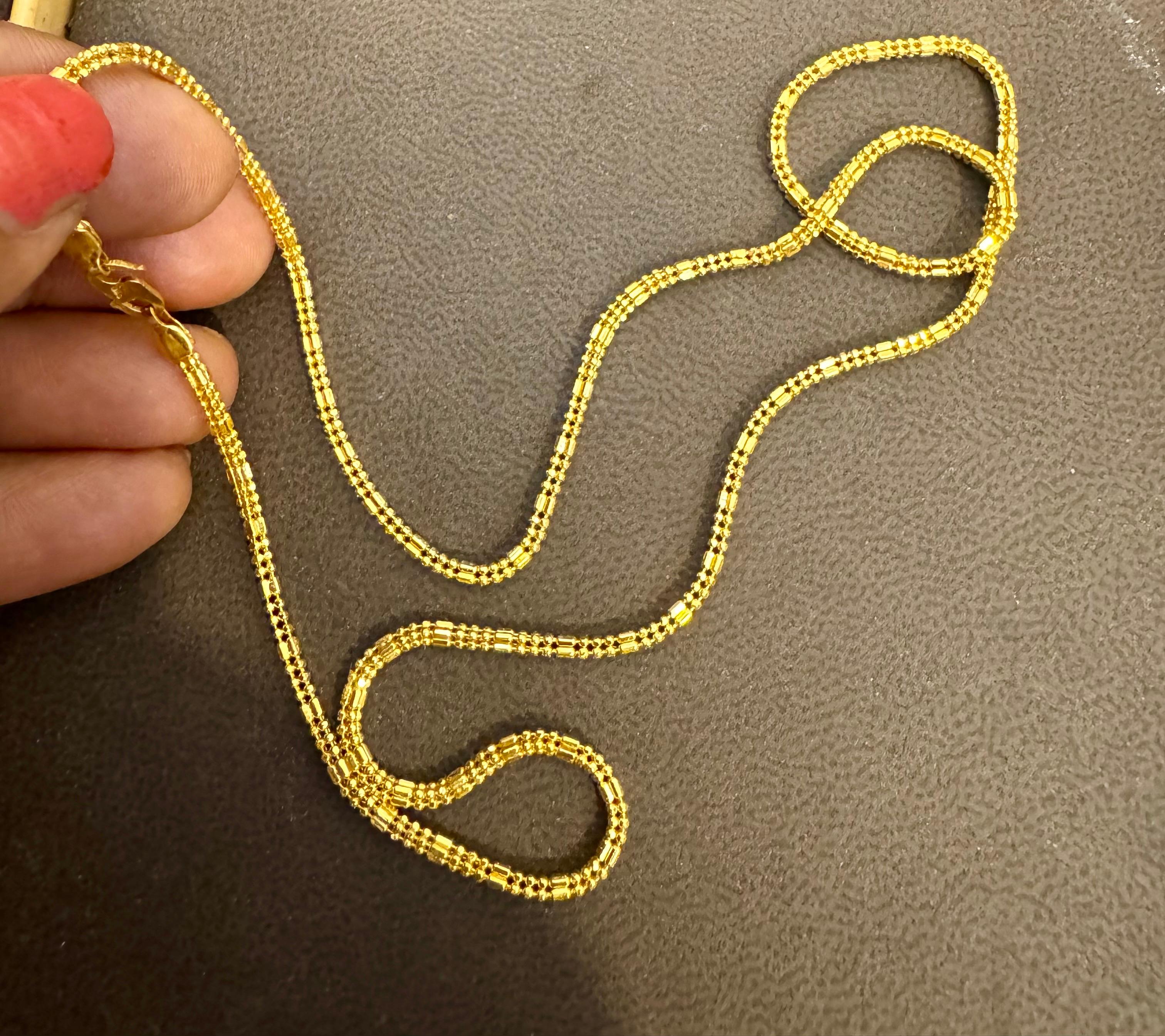 Femenino o masculino Collar Vintage de Oro Amarillo de 22 Kilates de 10,5 Gm, 2 mm de ancho, 20 