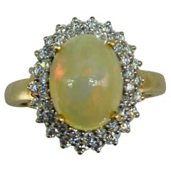 Anello vintage con opale e diamanti a grappolo da 2,20 carati