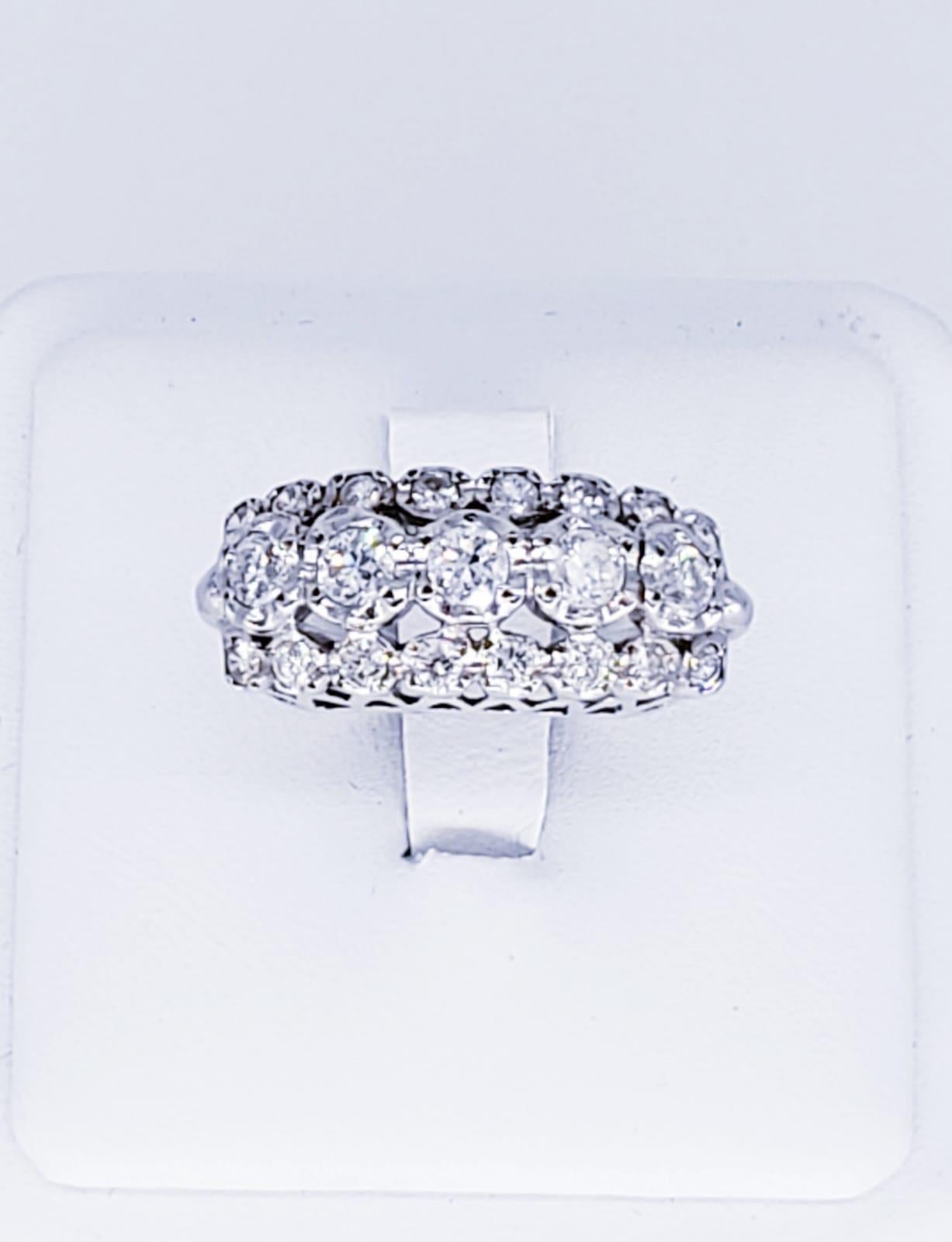 Women's Vintage 2.21 Carat Diamond Bridal 18 Karat White Gold Ring For Sale