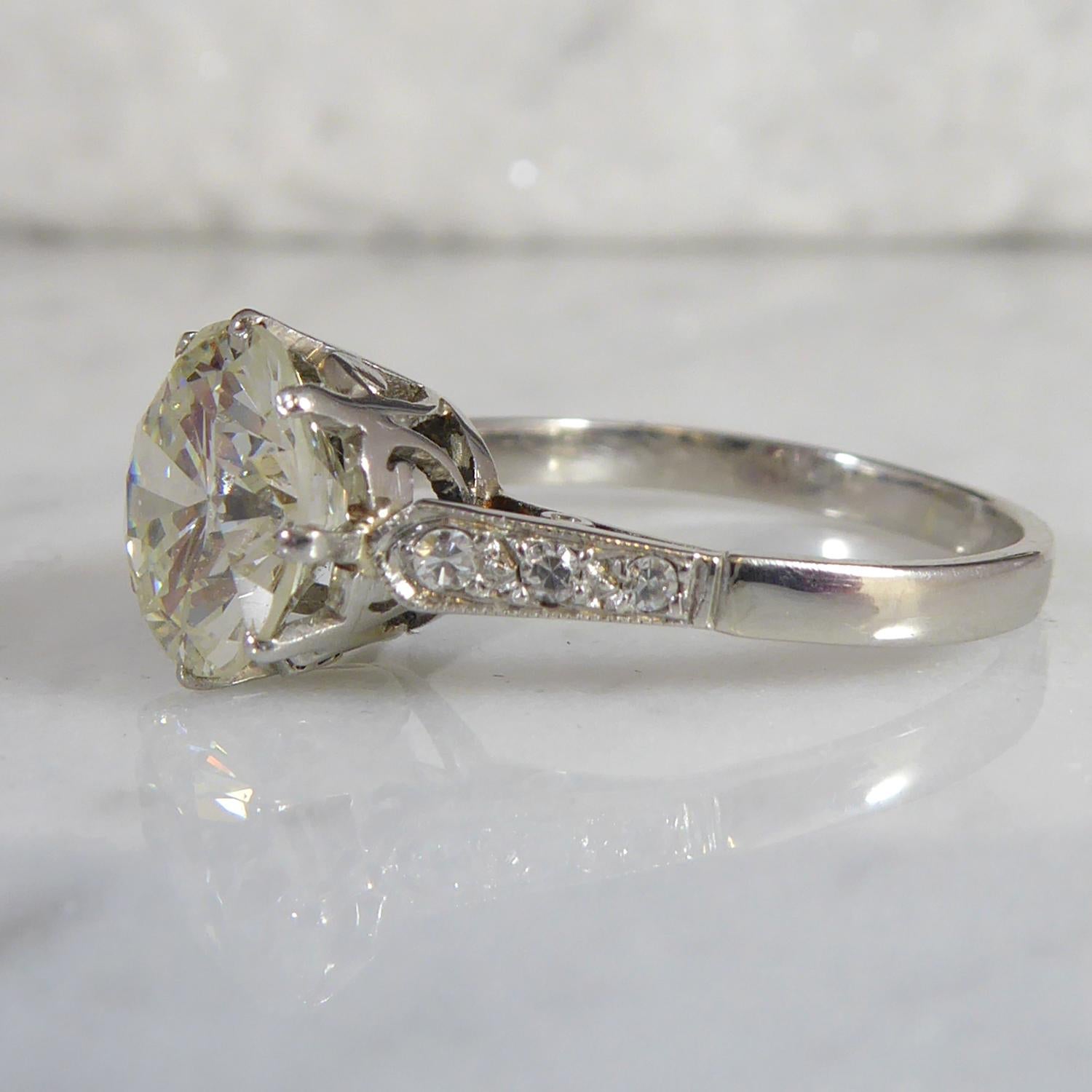 Vintage 2.21 Carat Early Brilliant Cut Diamond Engagement Ring In Good Condition In Yorkshire, West Yorkshire