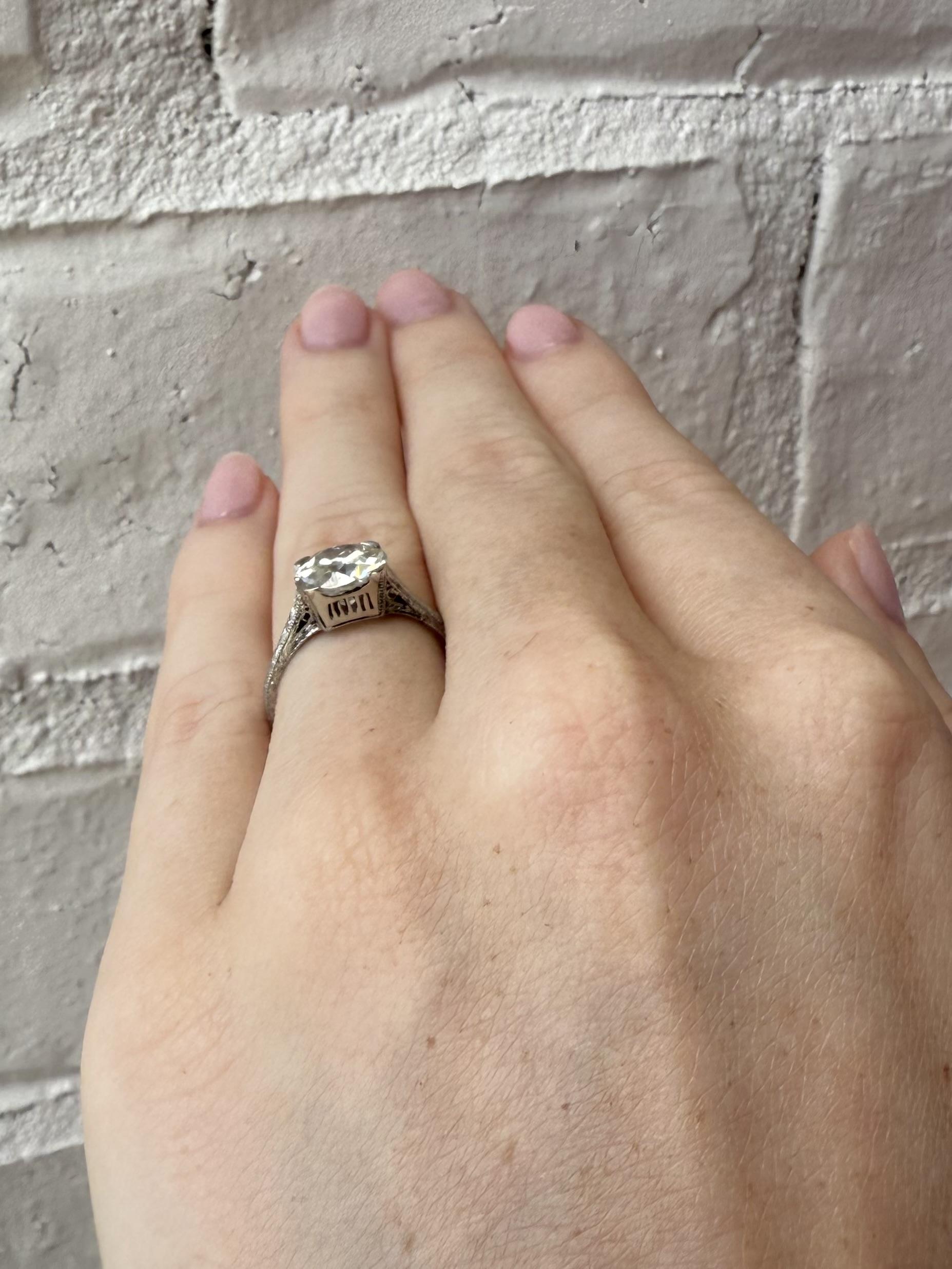 Women's Vintage 2.22 Carat Old European Cut Diamond Engagement Ring GIA For Sale