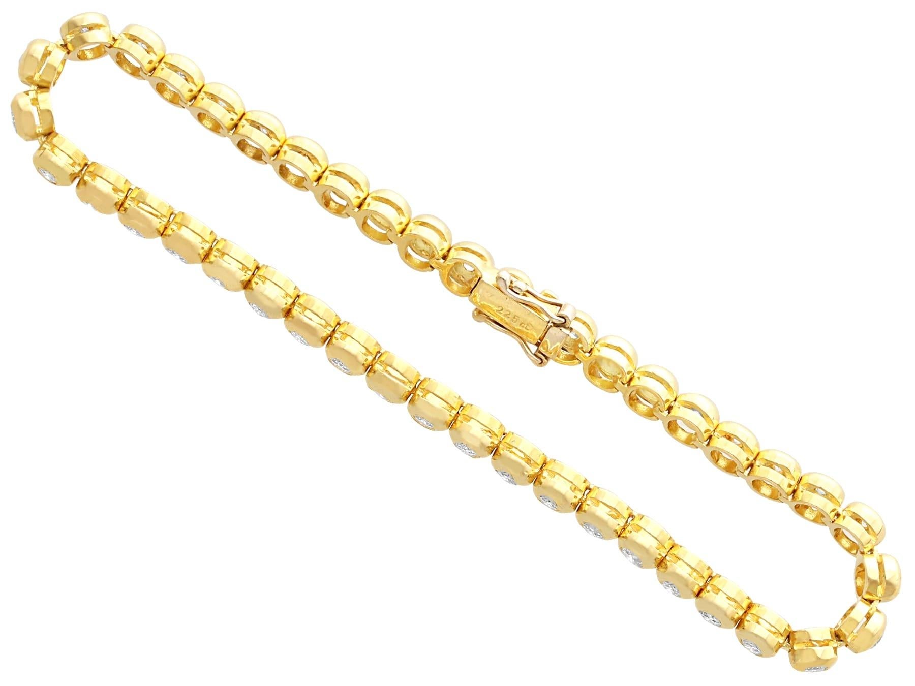 Taille brillant Bracelet tennis vintage en or jaune 18 carats et diamants de 2,25 carats en vente
