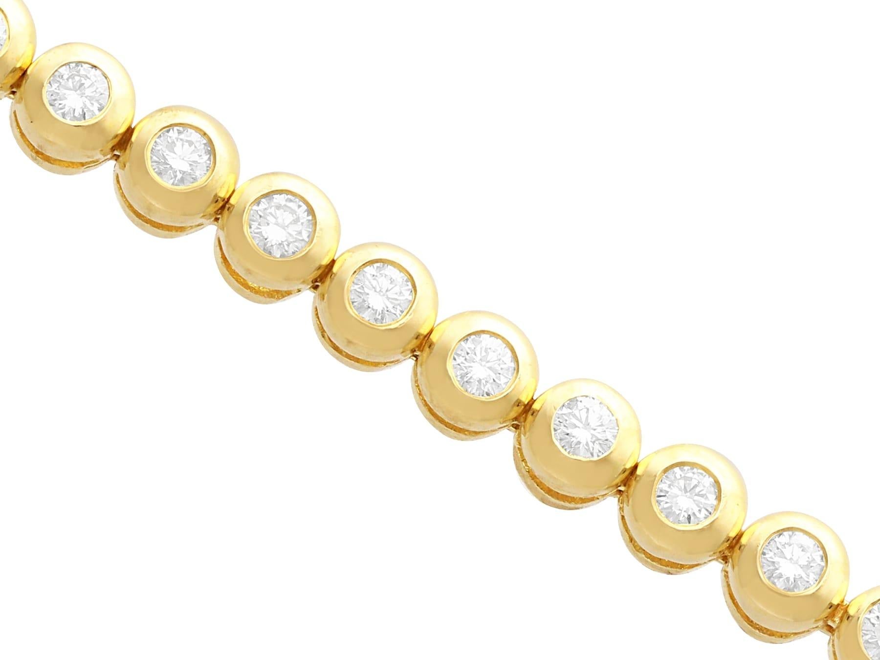Bracelet tennis vintage en or jaune 18 carats et diamants de 2,25 carats Excellent état - En vente à Jesmond, Newcastle Upon Tyne
