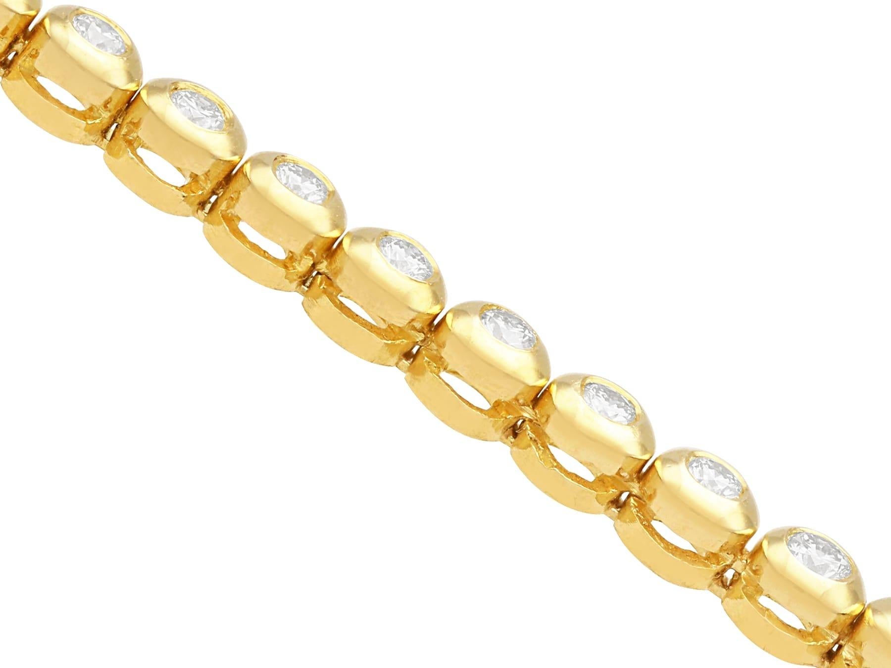 Women's or Men's Vintage 2.25 Carat Diamond and 18k Yellow Gold Tennis Bracelet For Sale