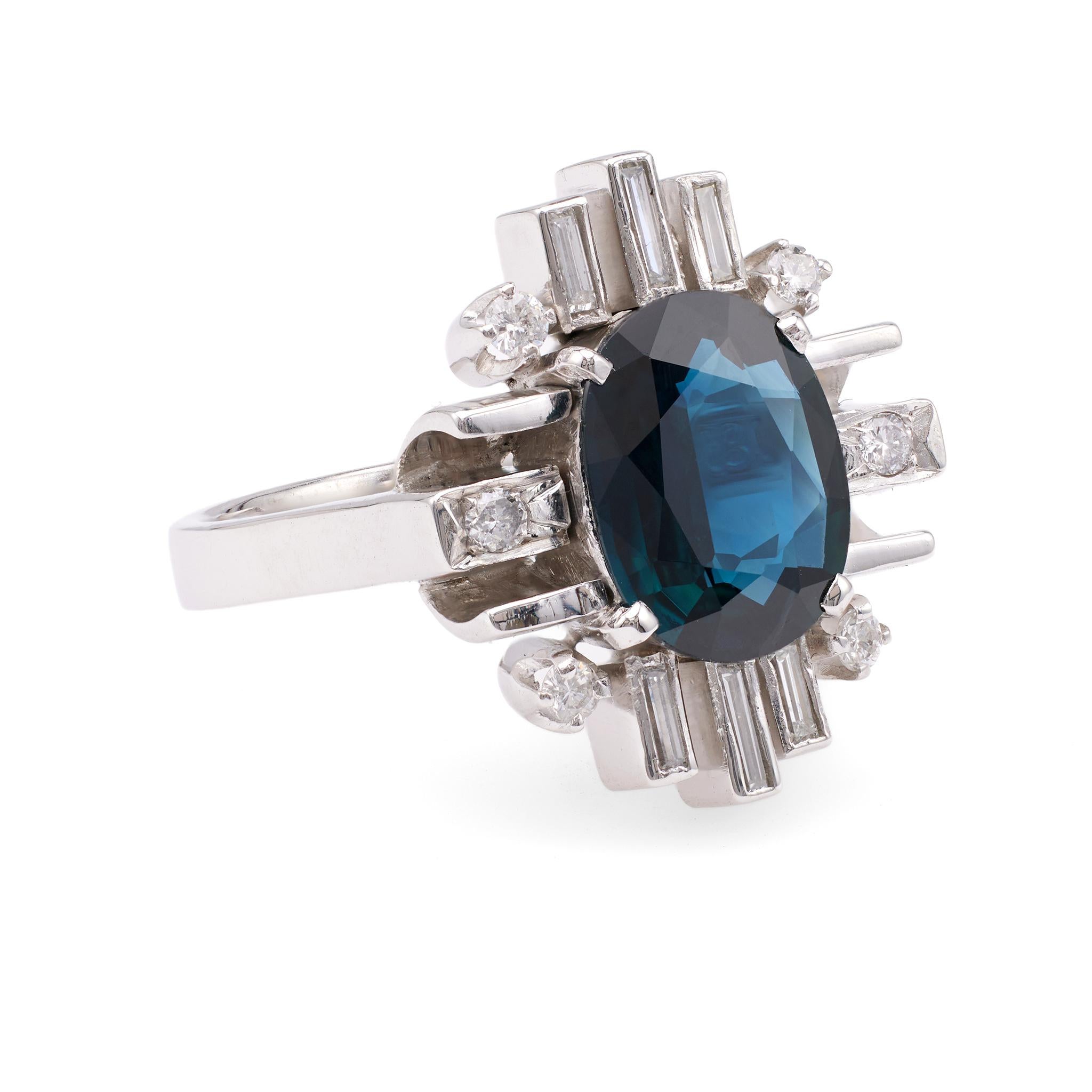 Vintage 2.25 Carat Sapphire Diamond Platinum Ring In Good Condition For Sale In Beverly Hills, CA