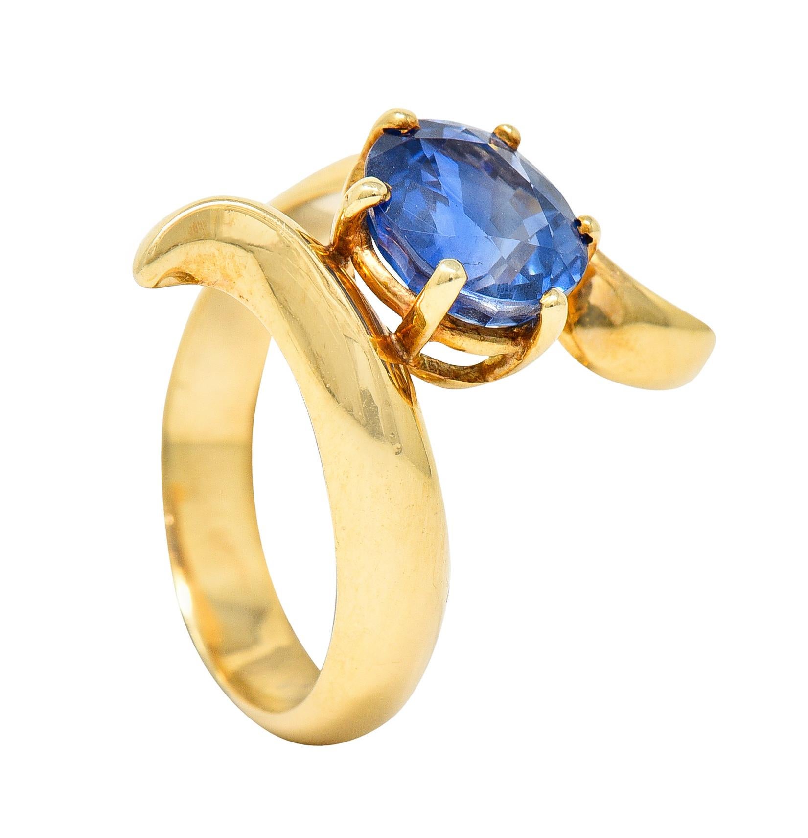 Vintage 2.25 Carats Sapphire 14 Karat Yellow Gold Bypass Ring 4