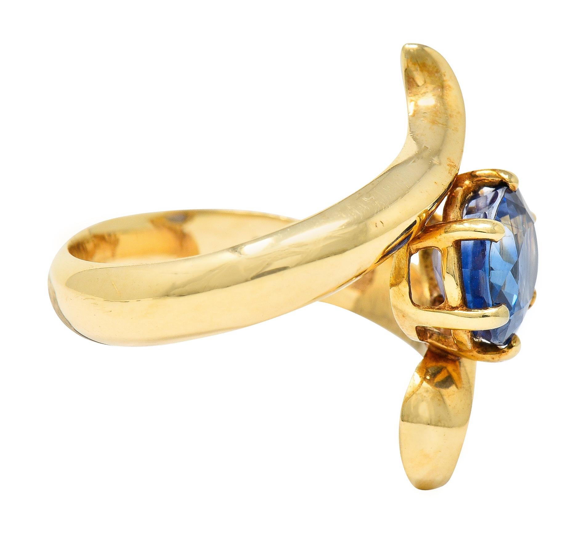 Contemporary Vintage 2.25 Carats Sapphire 14 Karat Yellow Gold Bypass Ring
