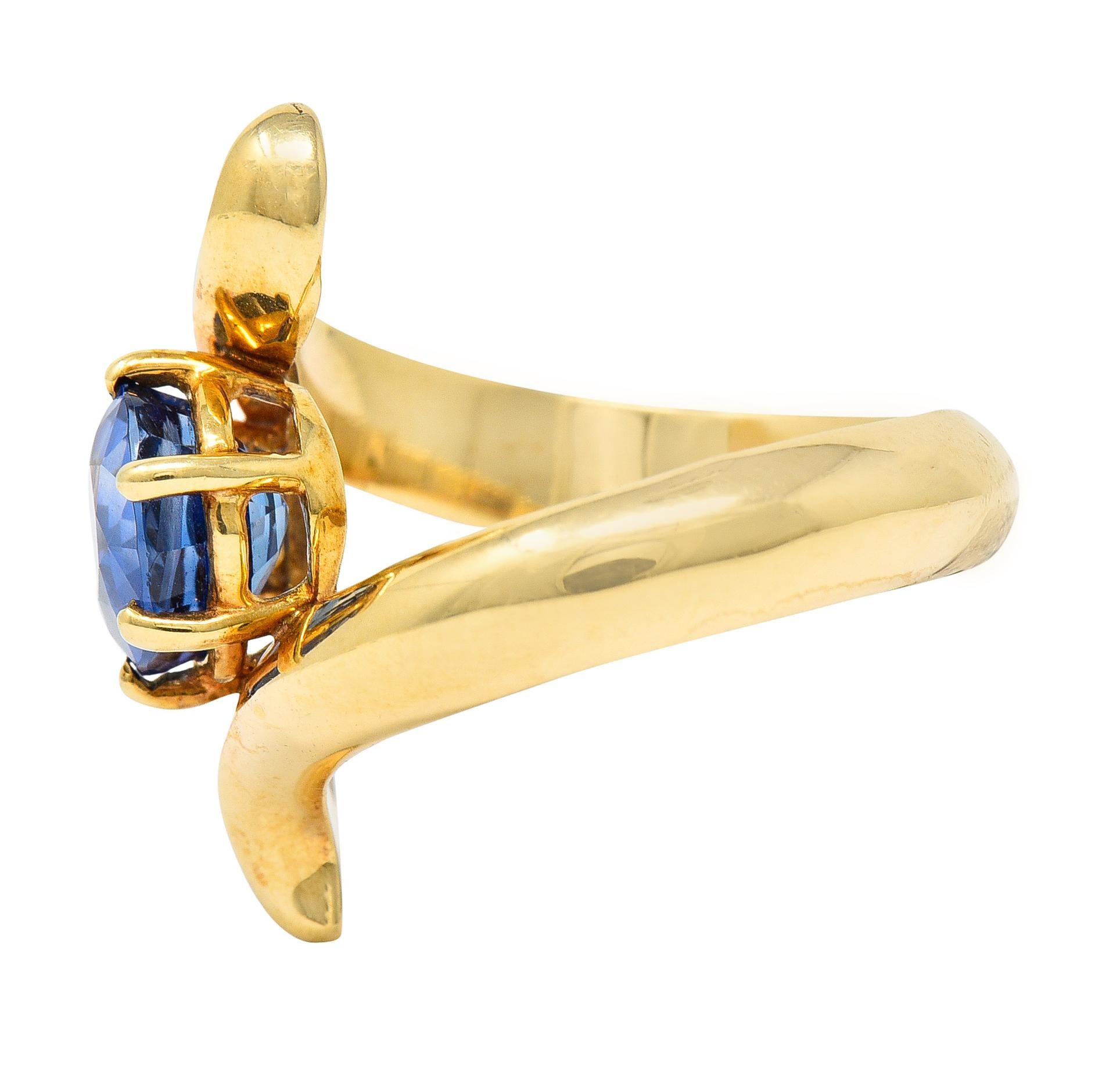 Vintage 2.25 Carats Sapphire 14 Karat Yellow Gold Bypass Ring In Excellent Condition In Philadelphia, PA