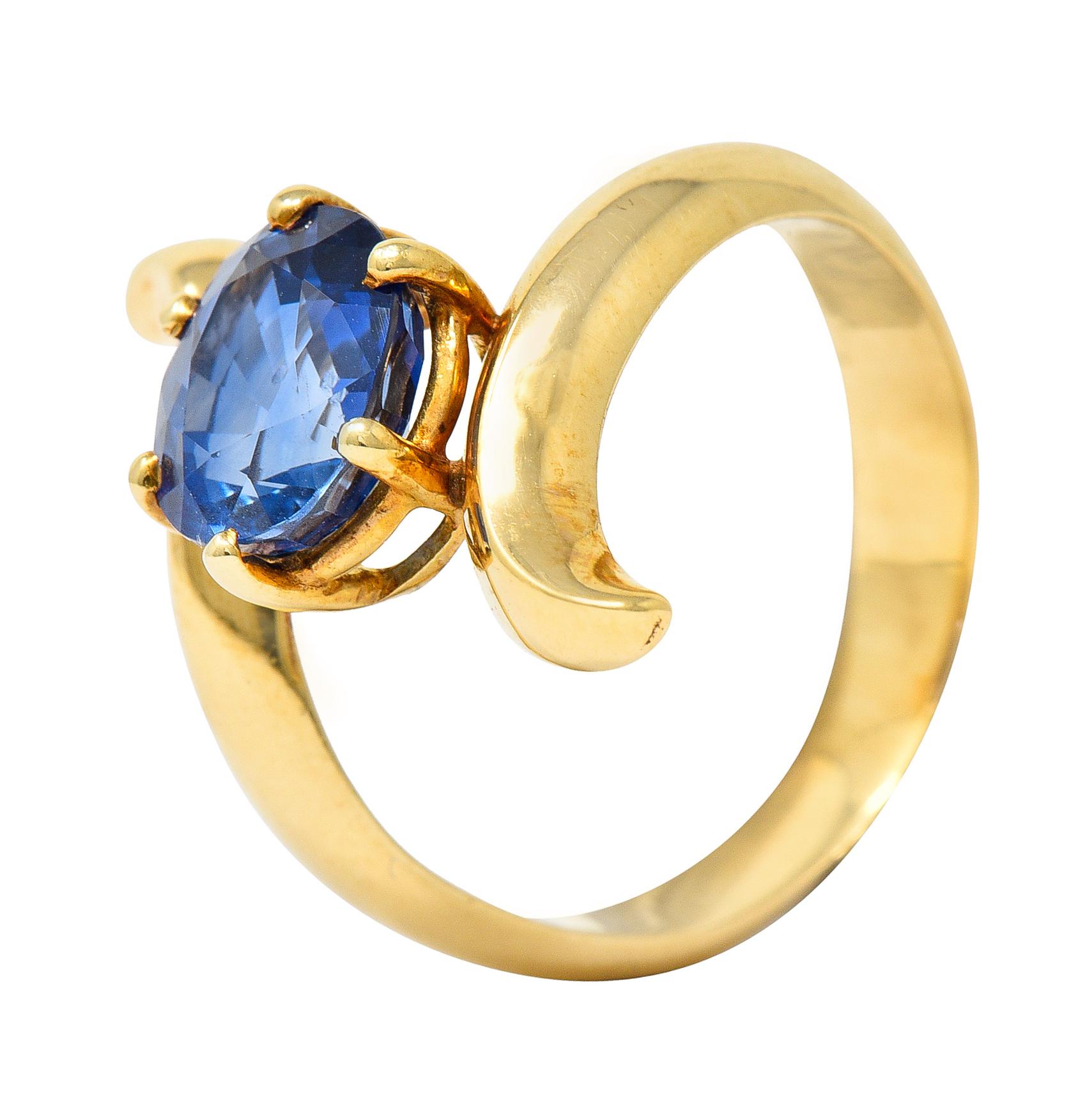 Vintage 2.25 Carats Sapphire 14 Karat Yellow Gold Bypass Ring 2