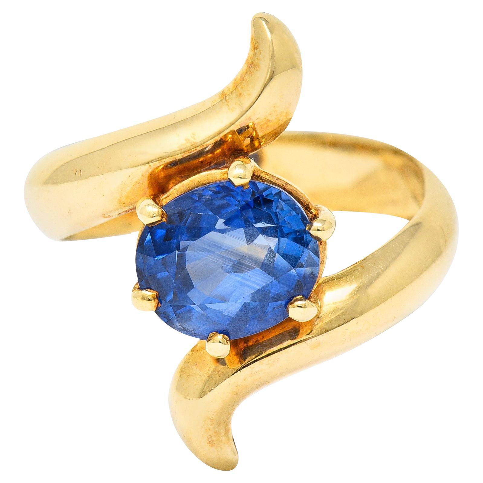Vintage 2.25 Carats Sapphire 14 Karat Yellow Gold Bypass Ring