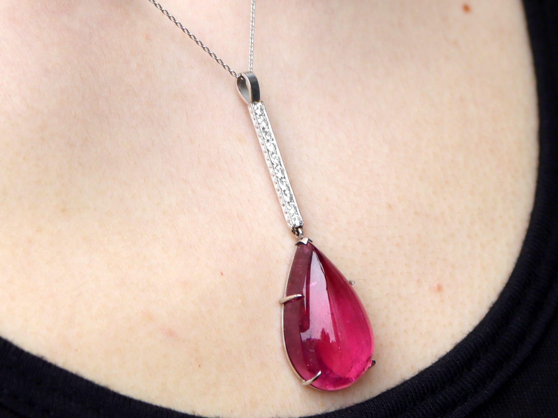 Pendentif vintage en platine avec tourmaline rose 22,71 carats et diamants 0,32 carat en vente 3