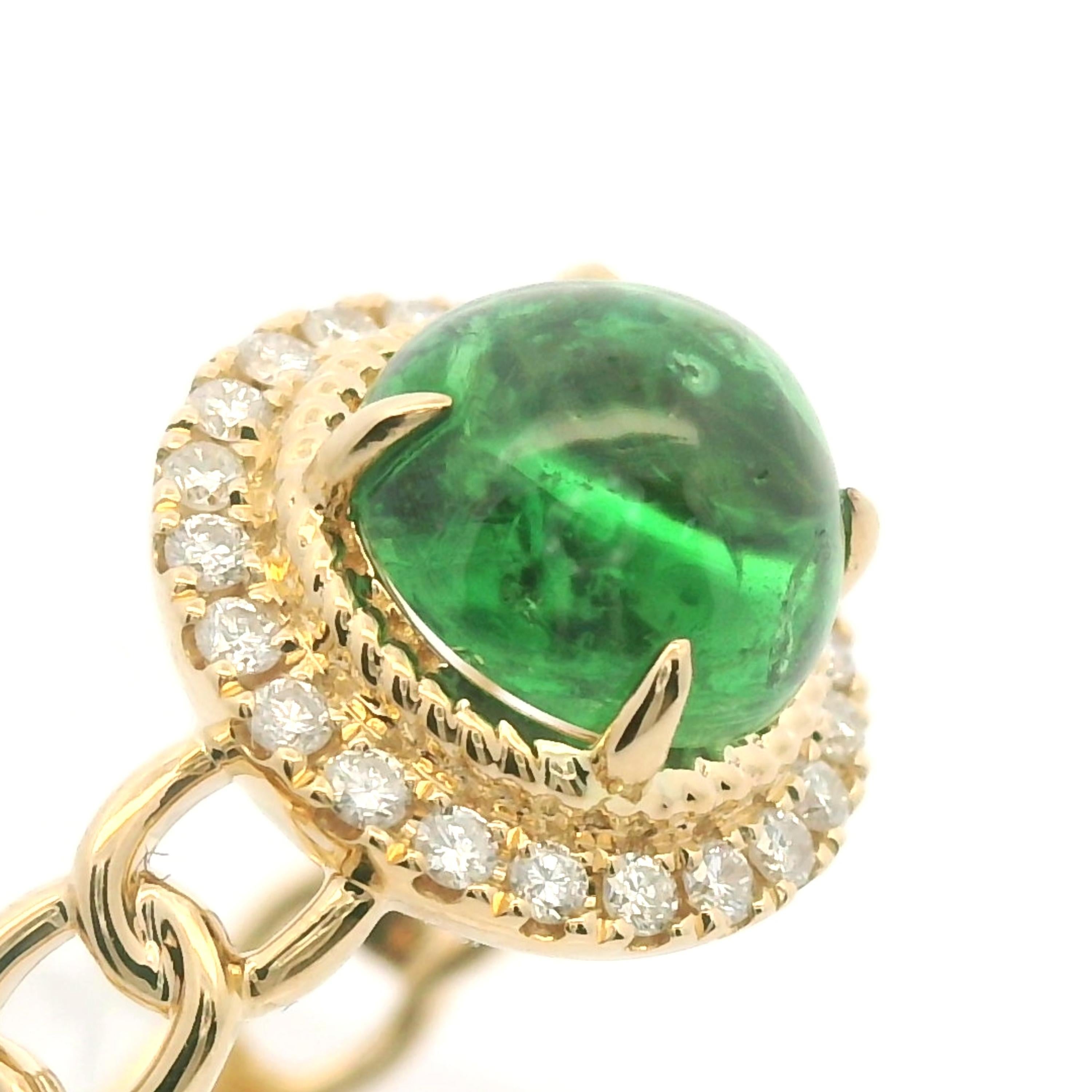 Cabochon Vintage 2.28Ct Tsavorite Diamond Ring in 18 Karat Yellow Gold For Sale