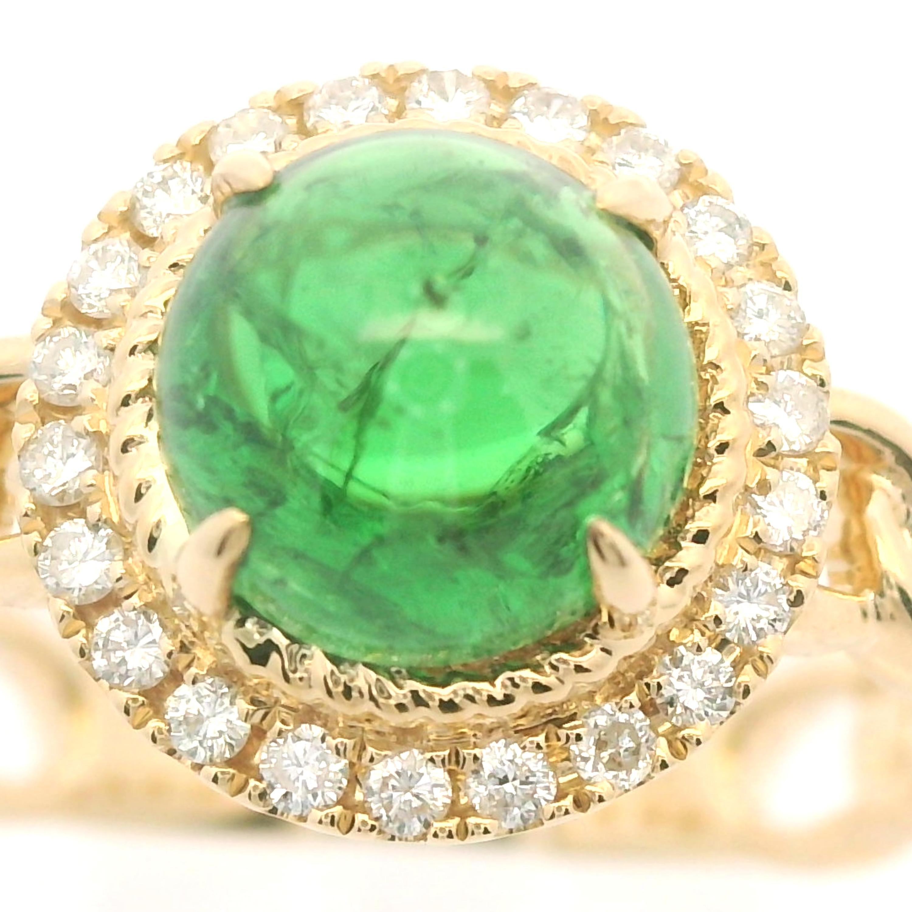 Vintage 2.28Ct Tsavorite Diamond Ring in 18 Karat Yellow Gold In New Condition For Sale In Hong Kong, HK
